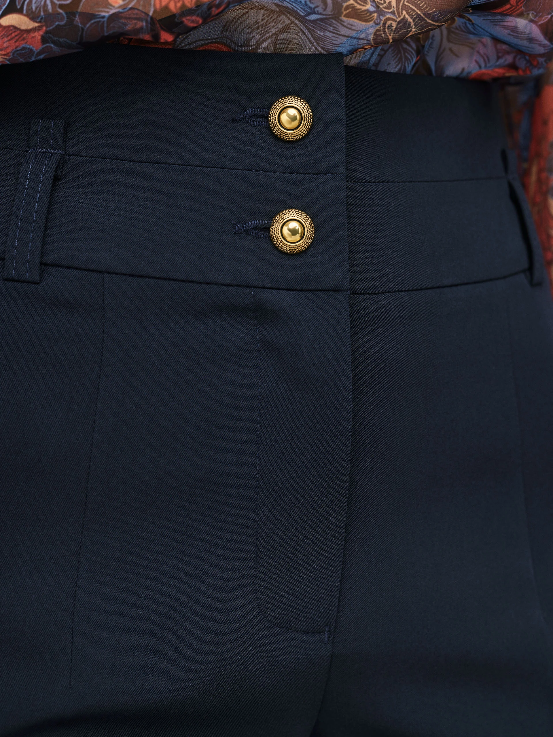 Navy blue high-waisted cigarillos