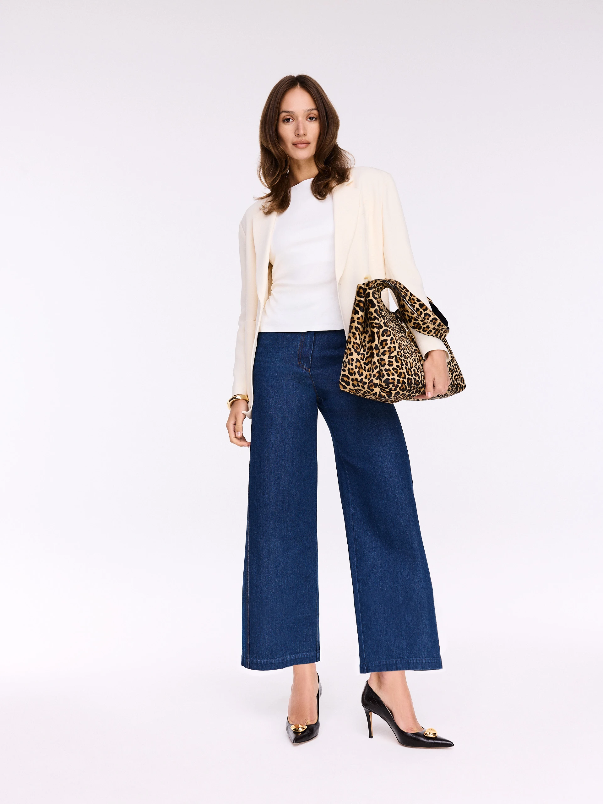 Jeans with straight legs