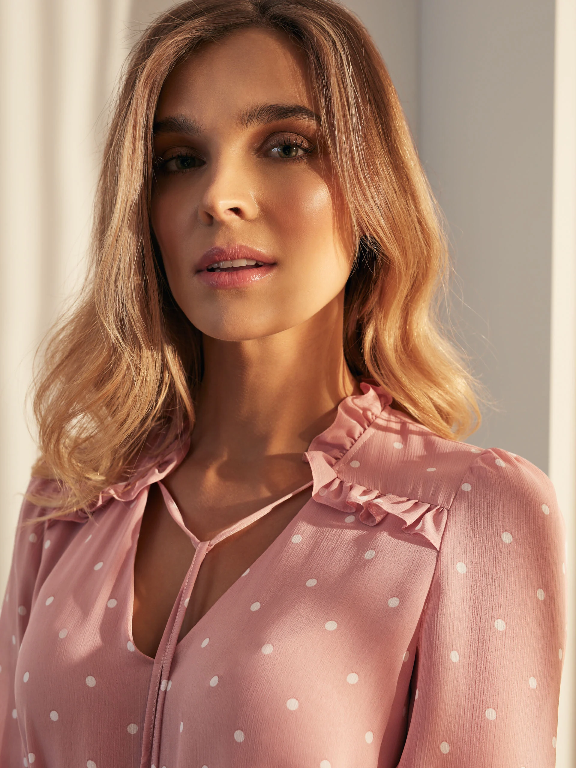 BLOUSE WITH WIDE SLEEVES