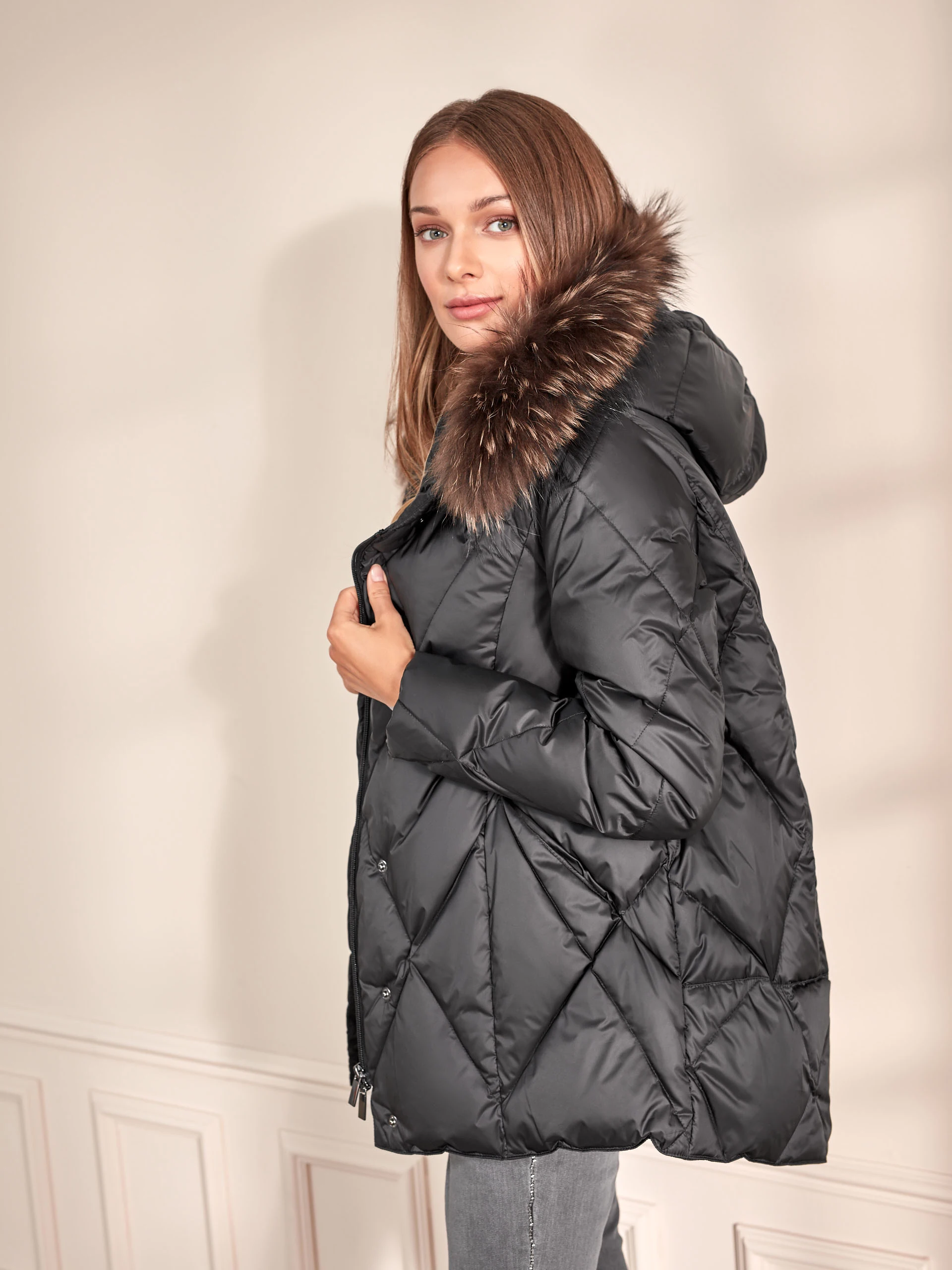 BLACK DOWN JACKET WITH HOOD