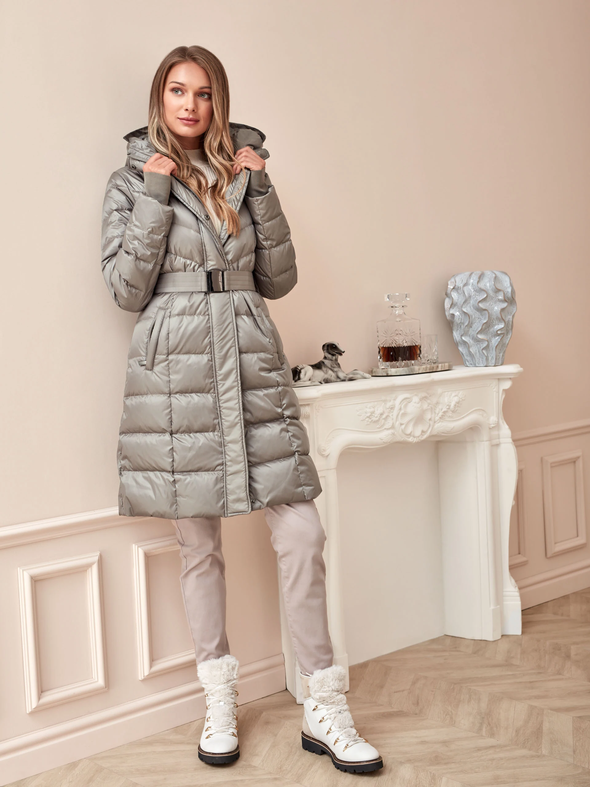 DOWN HOODED COAT
