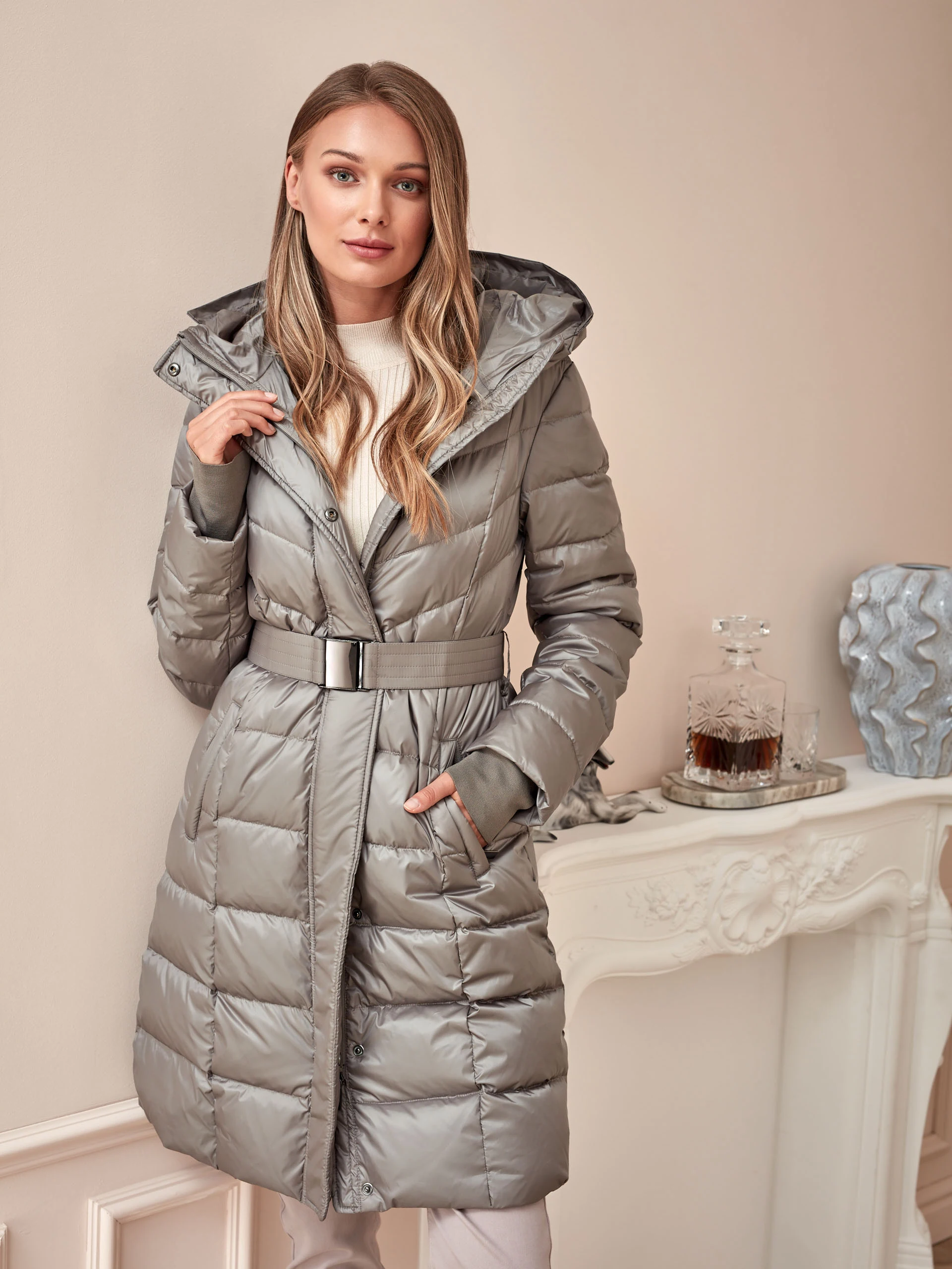 DOWN HOODED COAT