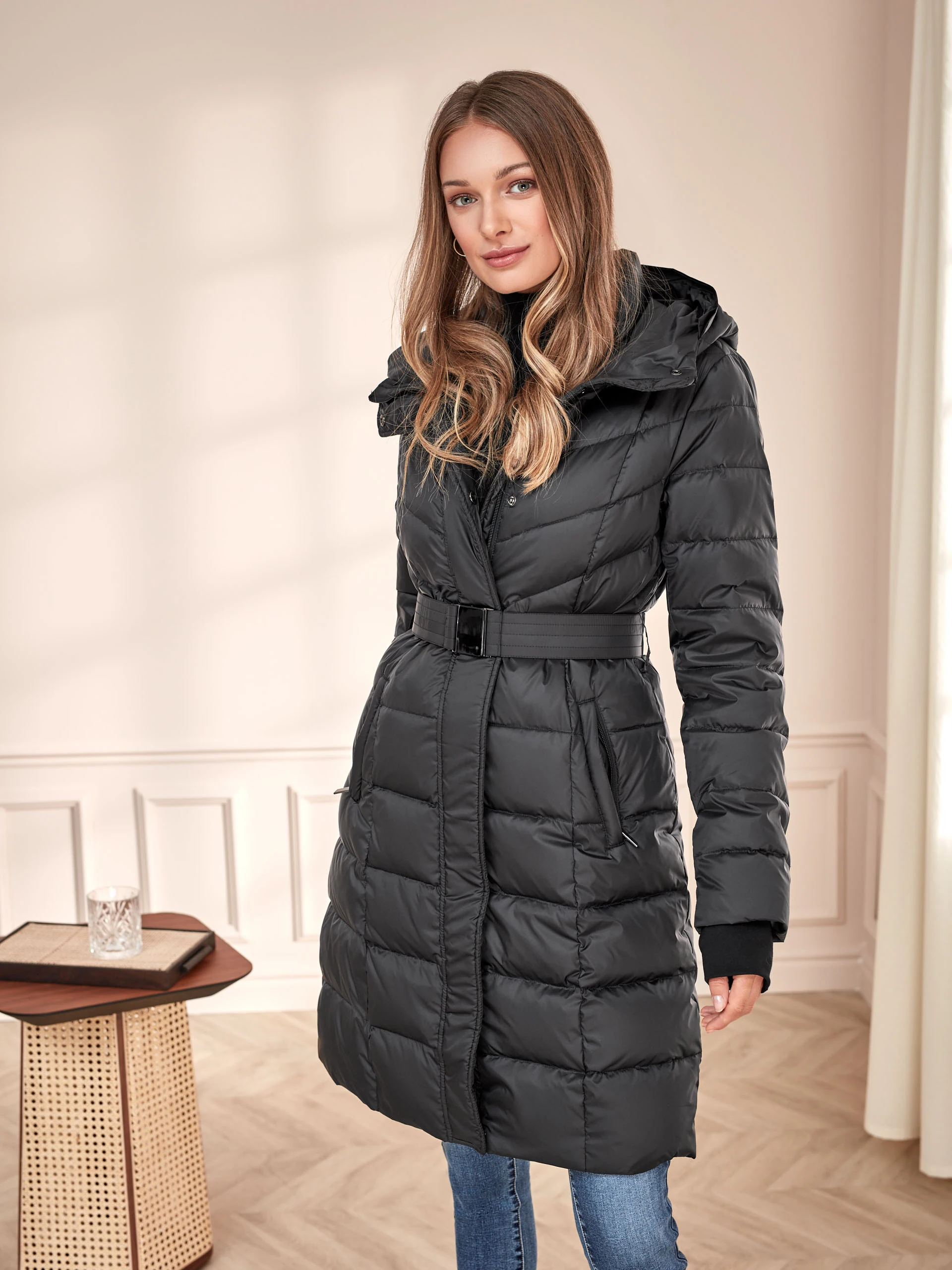 DOWN HOODED COAT