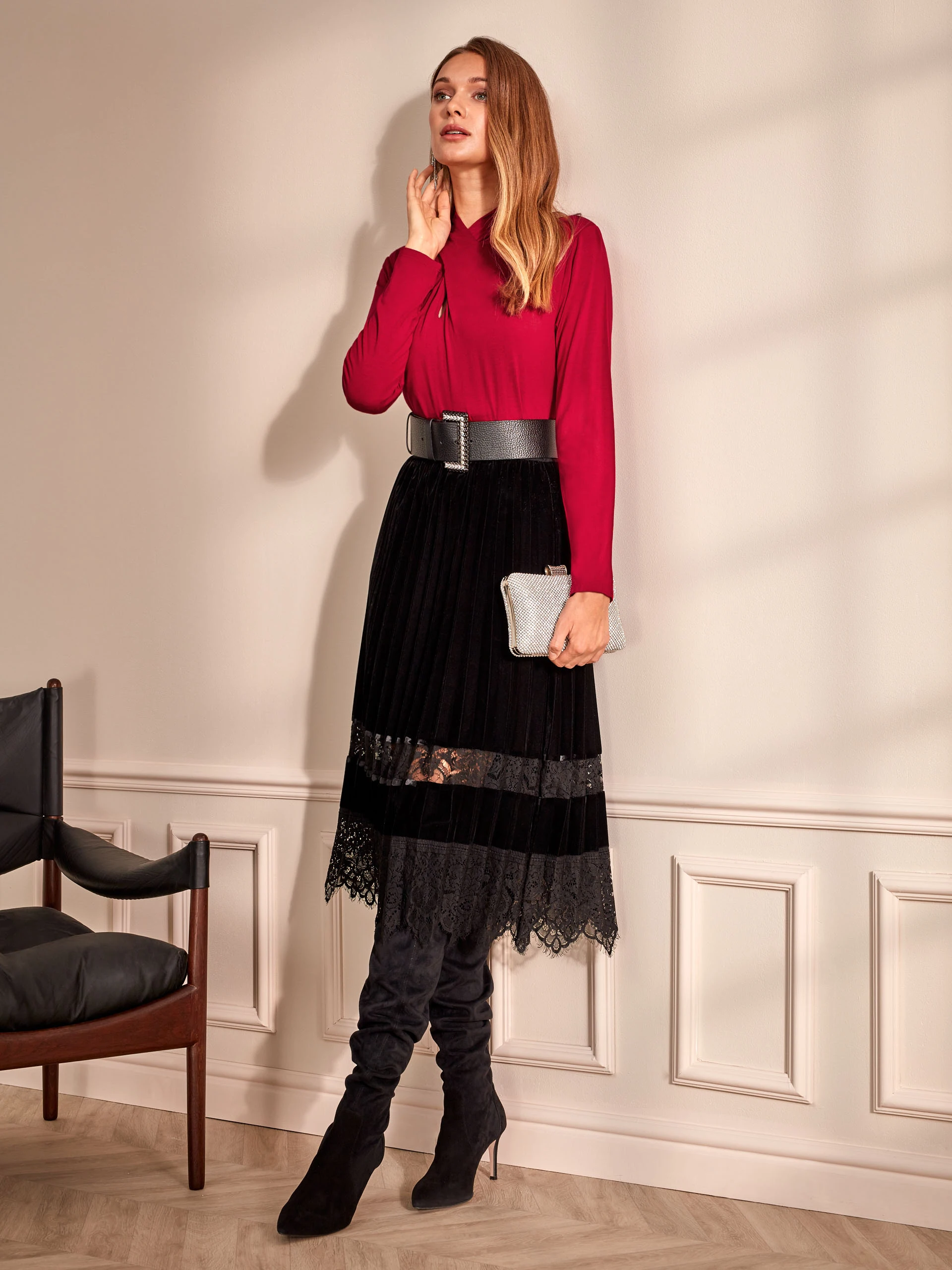 VELOUR SKIRT WITH LACE