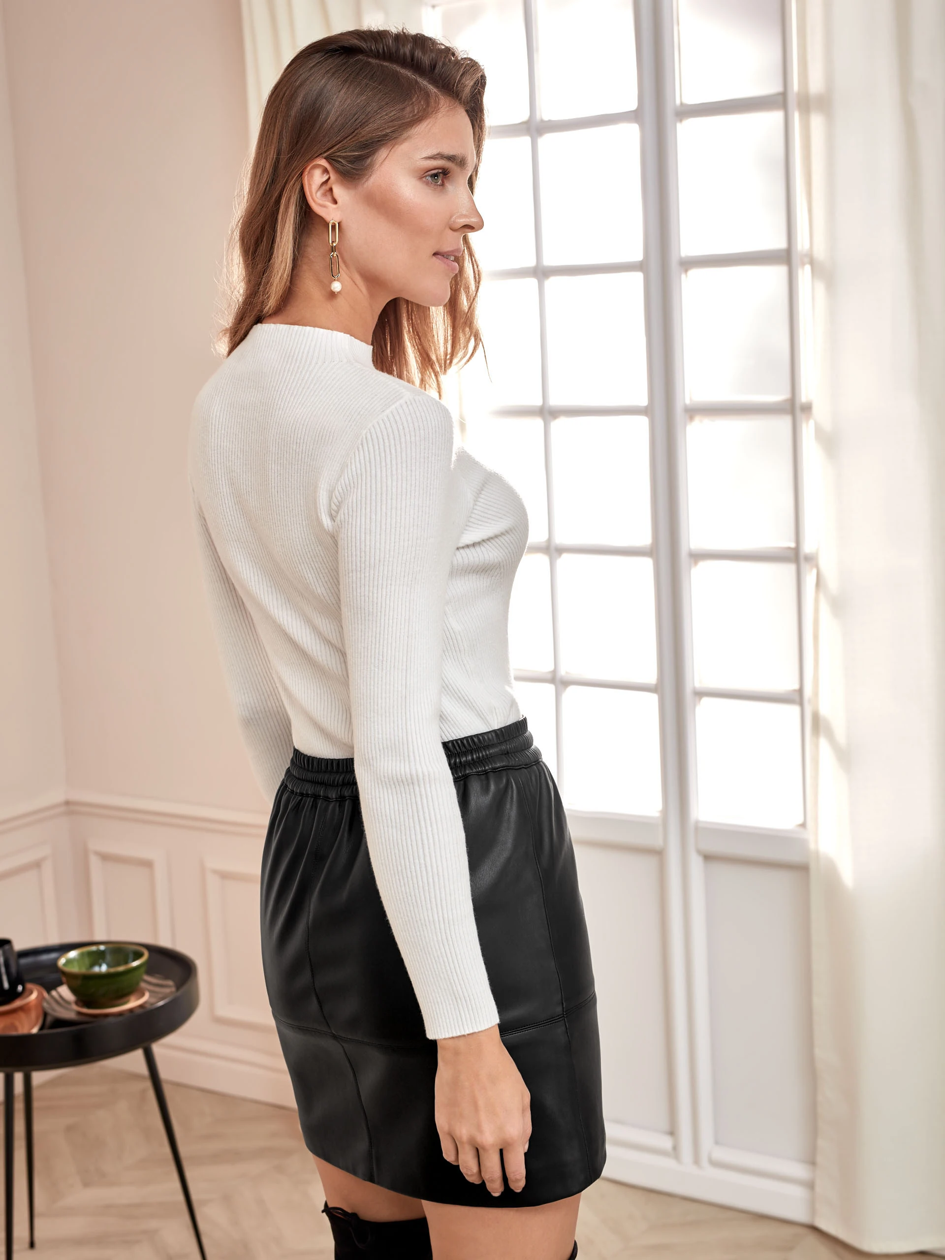 SKIRT MADE OF IMITATION LEATHER