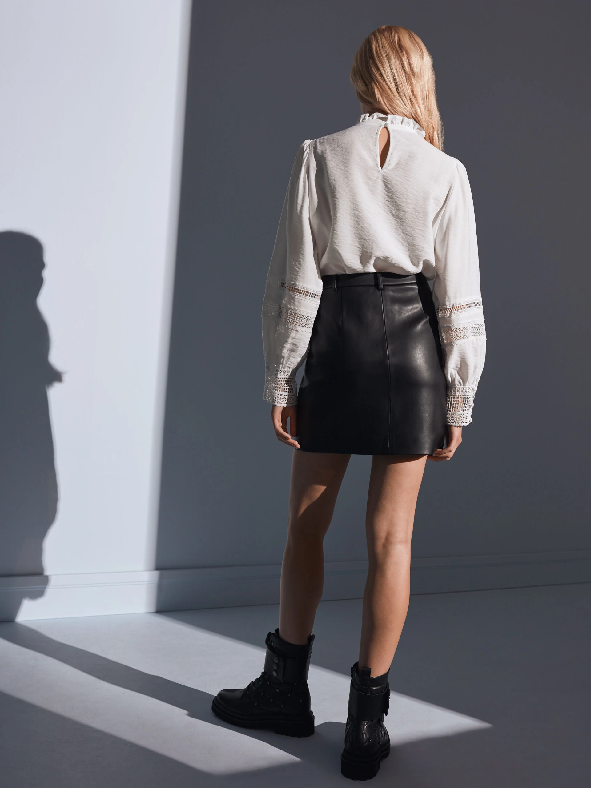 WHITE BLOUSE WITH LACE