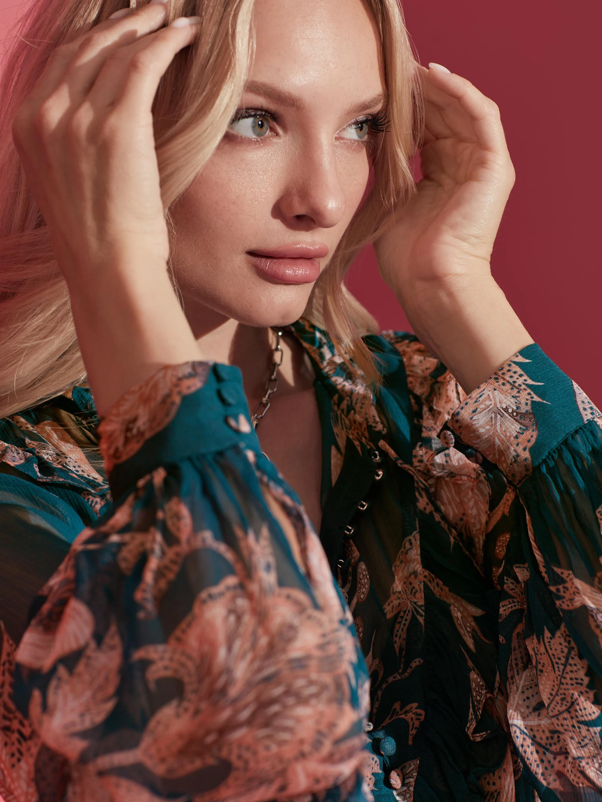 ROMANTIC FLORAL BLOUSE