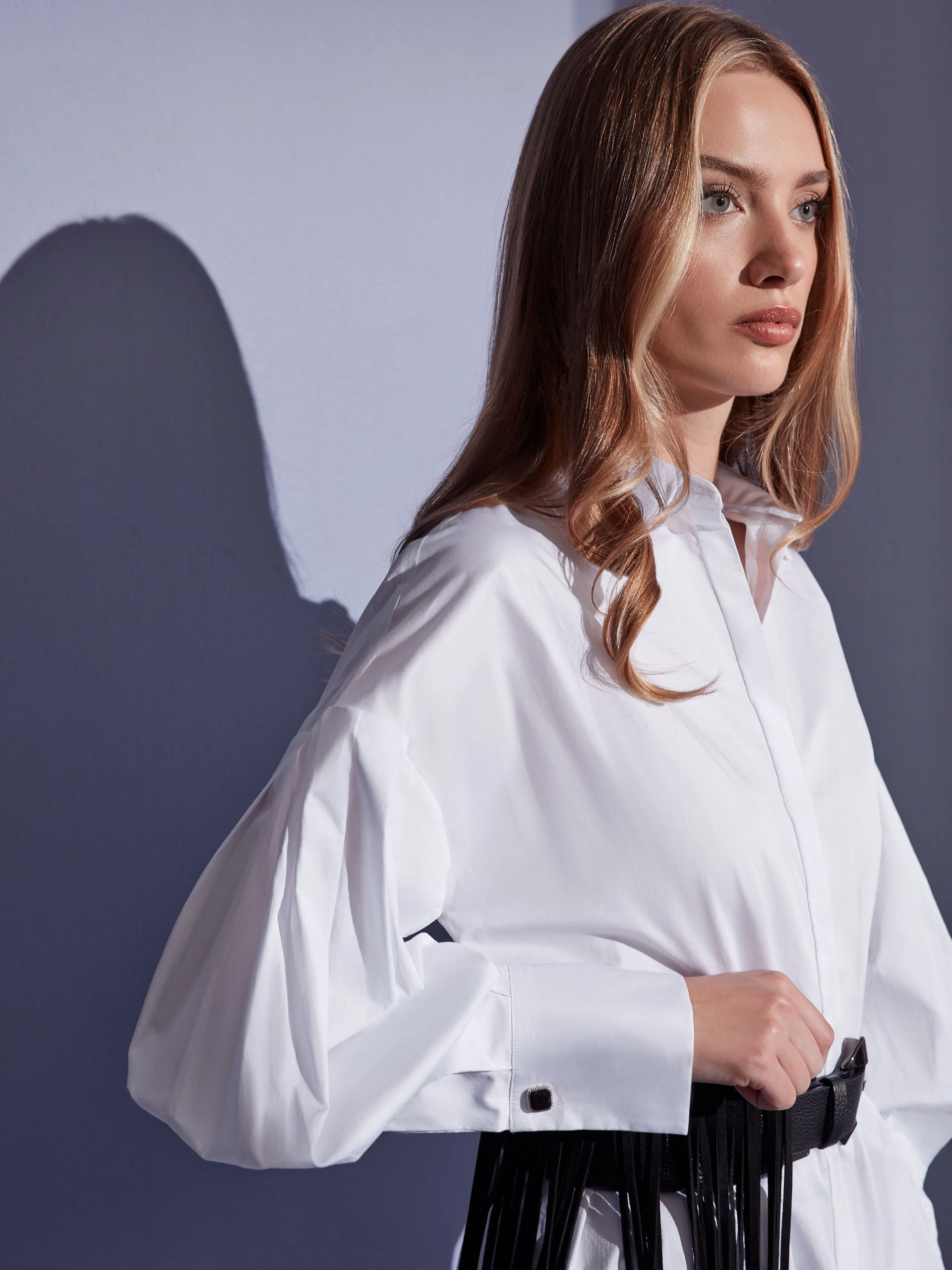 WHITE SHIRT WITH BUFF SLEEVES