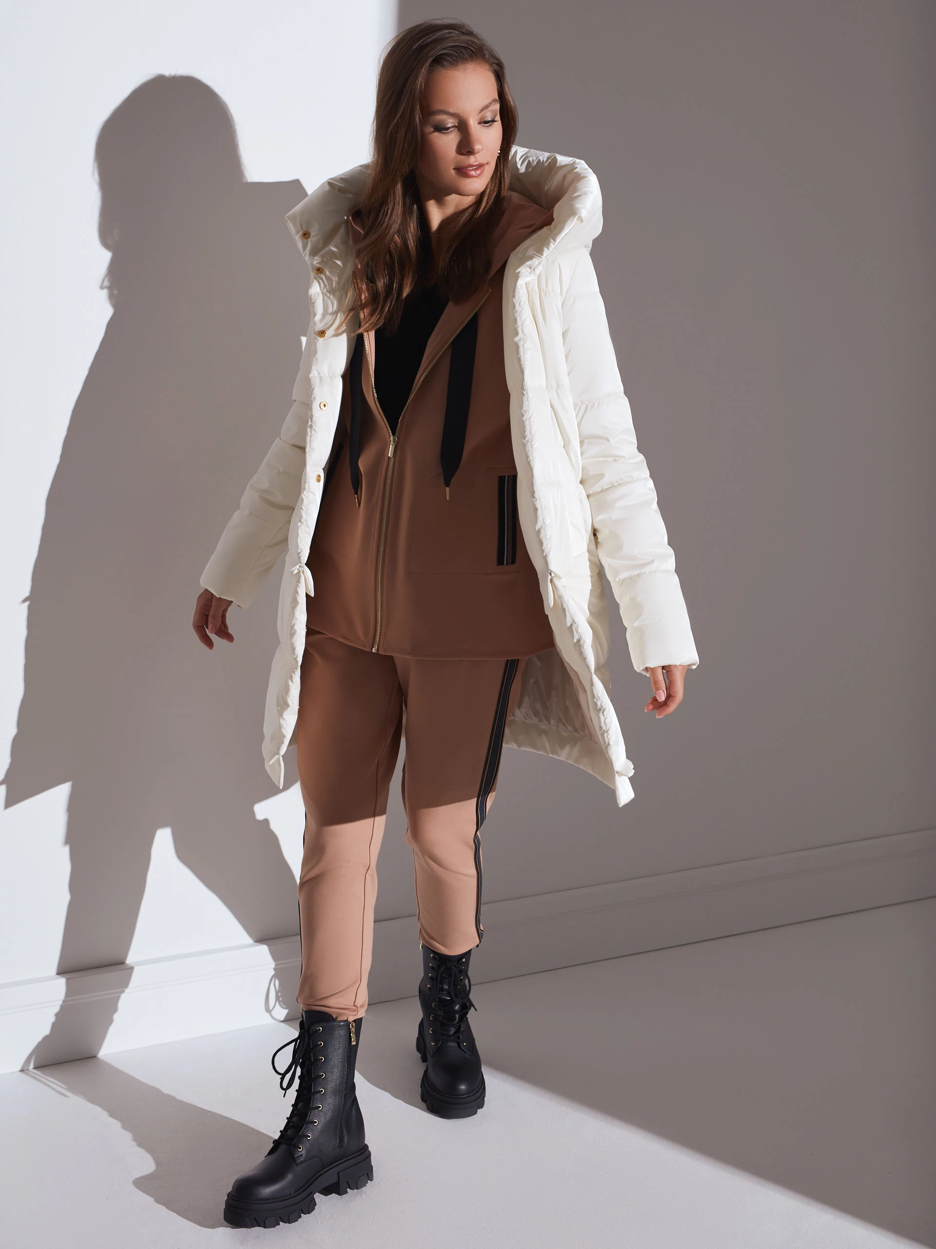 LIGHT COAT WITH HOOD