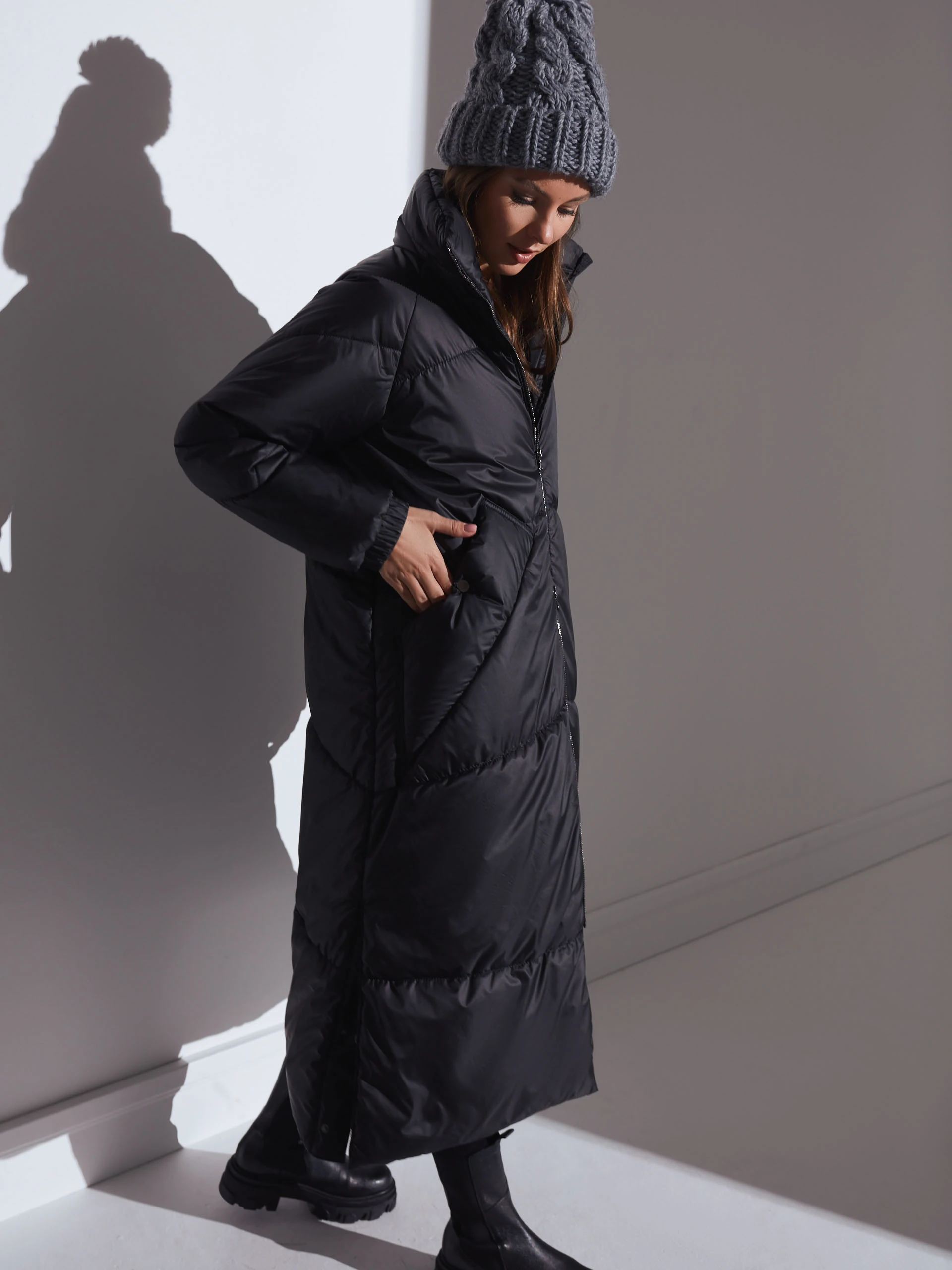 LONG BLACK JACKET