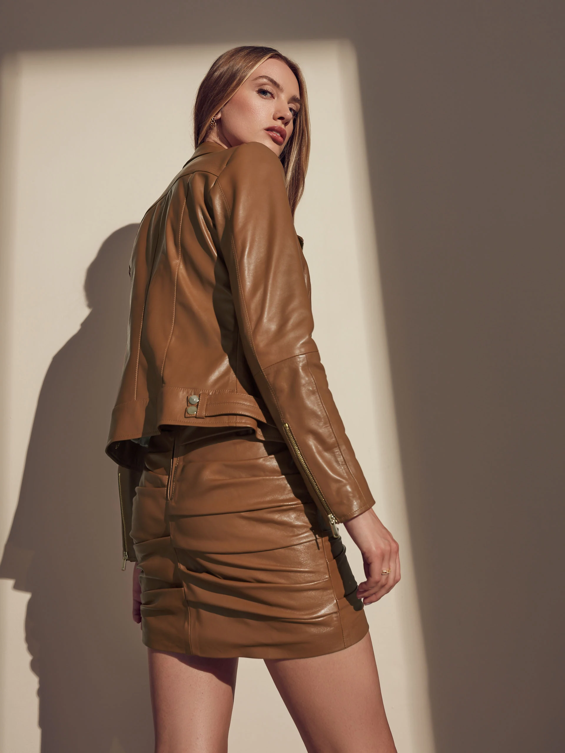 BROWN LEATHER JACKET