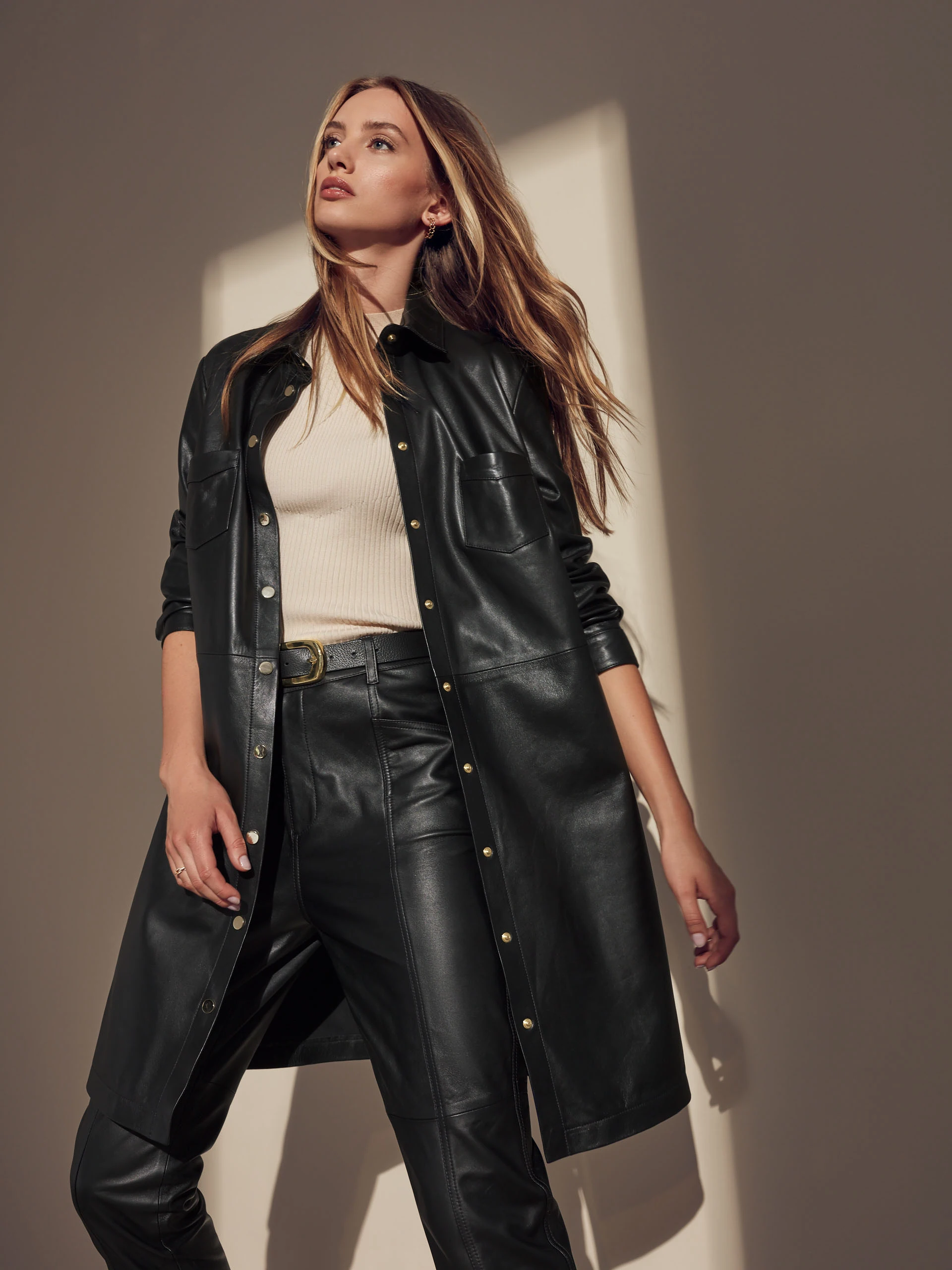 BLACK LEATHER EMERY
