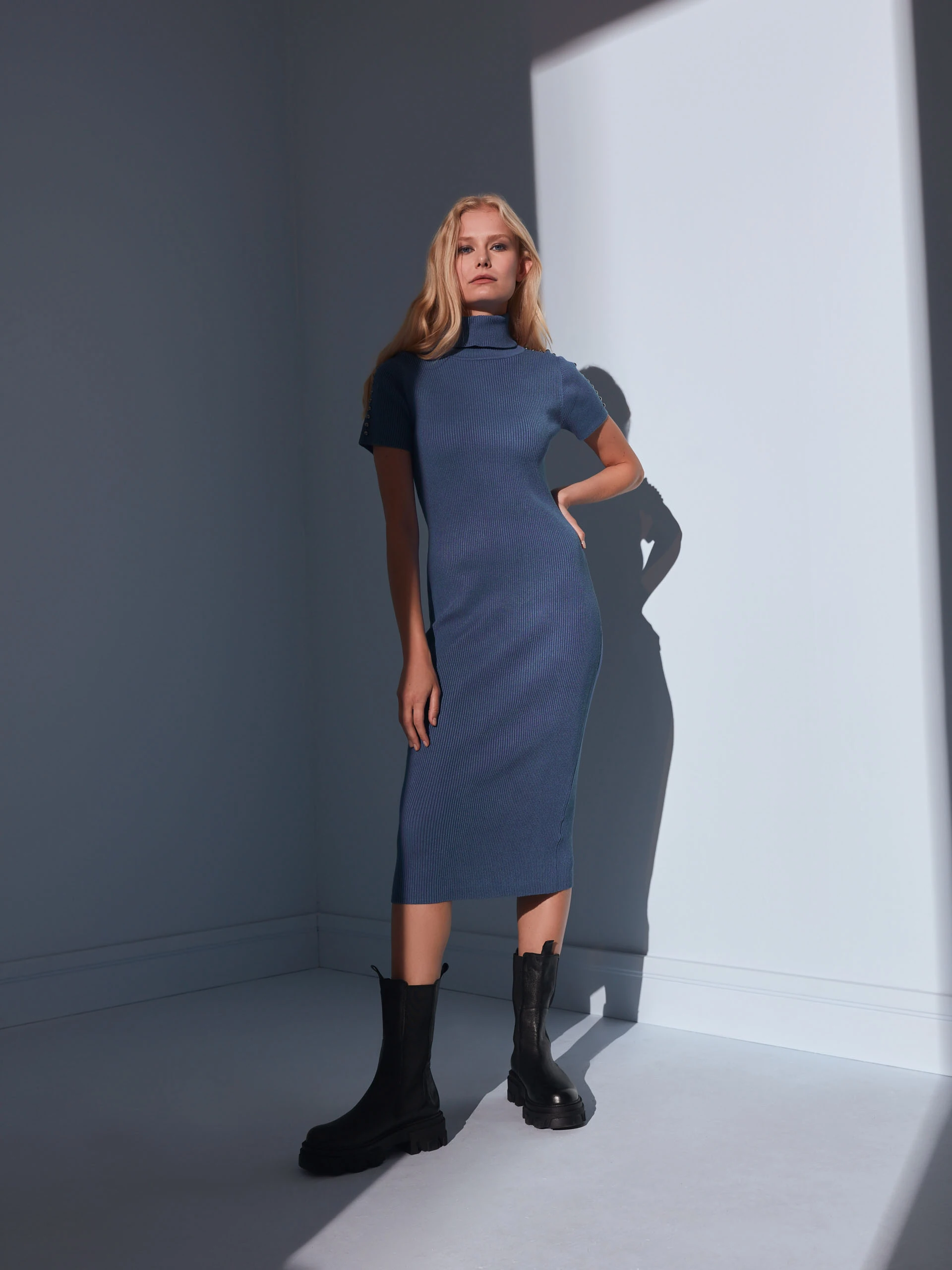 TURTLENECK DRESS