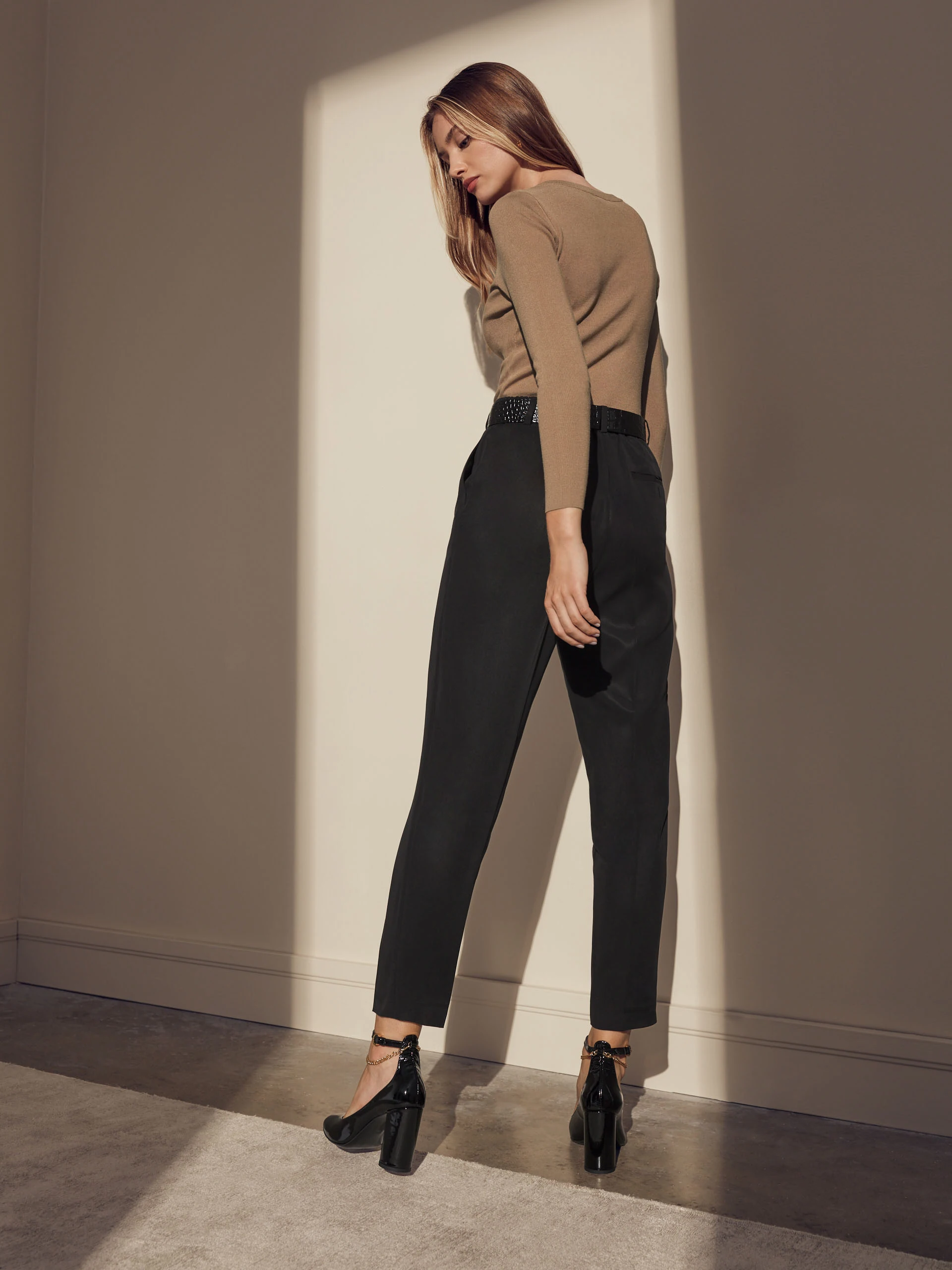 BLACK STRAIGHT LEG PANTS