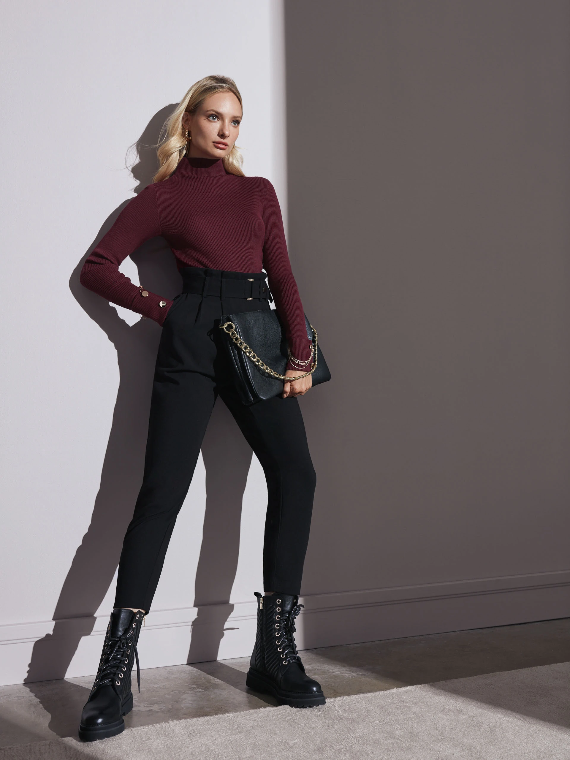 BLACK PANTS WITH BELT