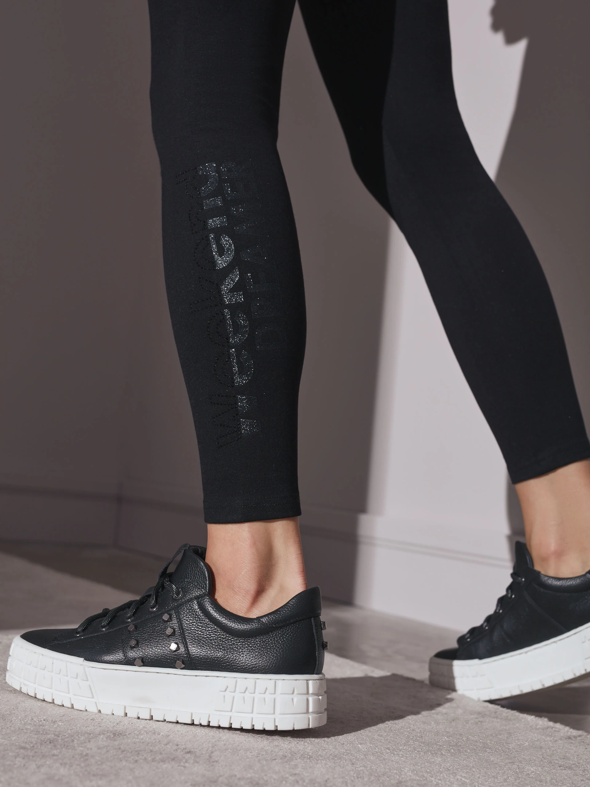 Black high-waisted leggings