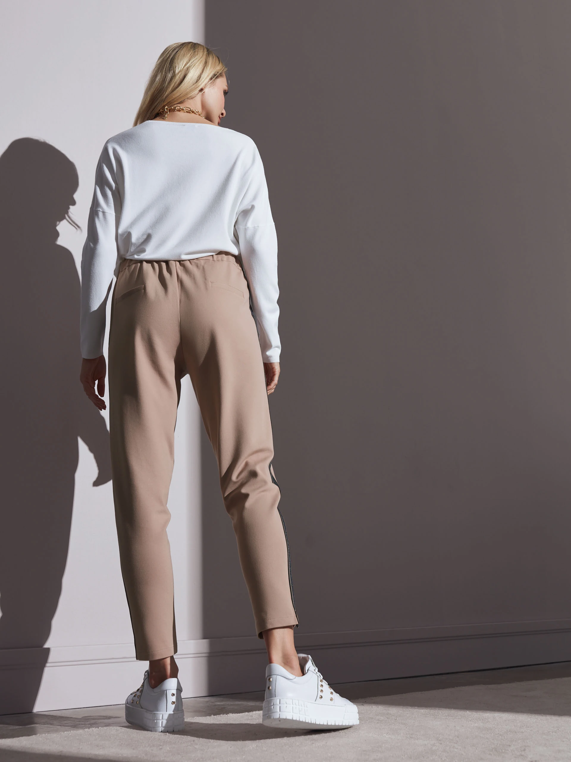 BEIGE SWEATPANTS