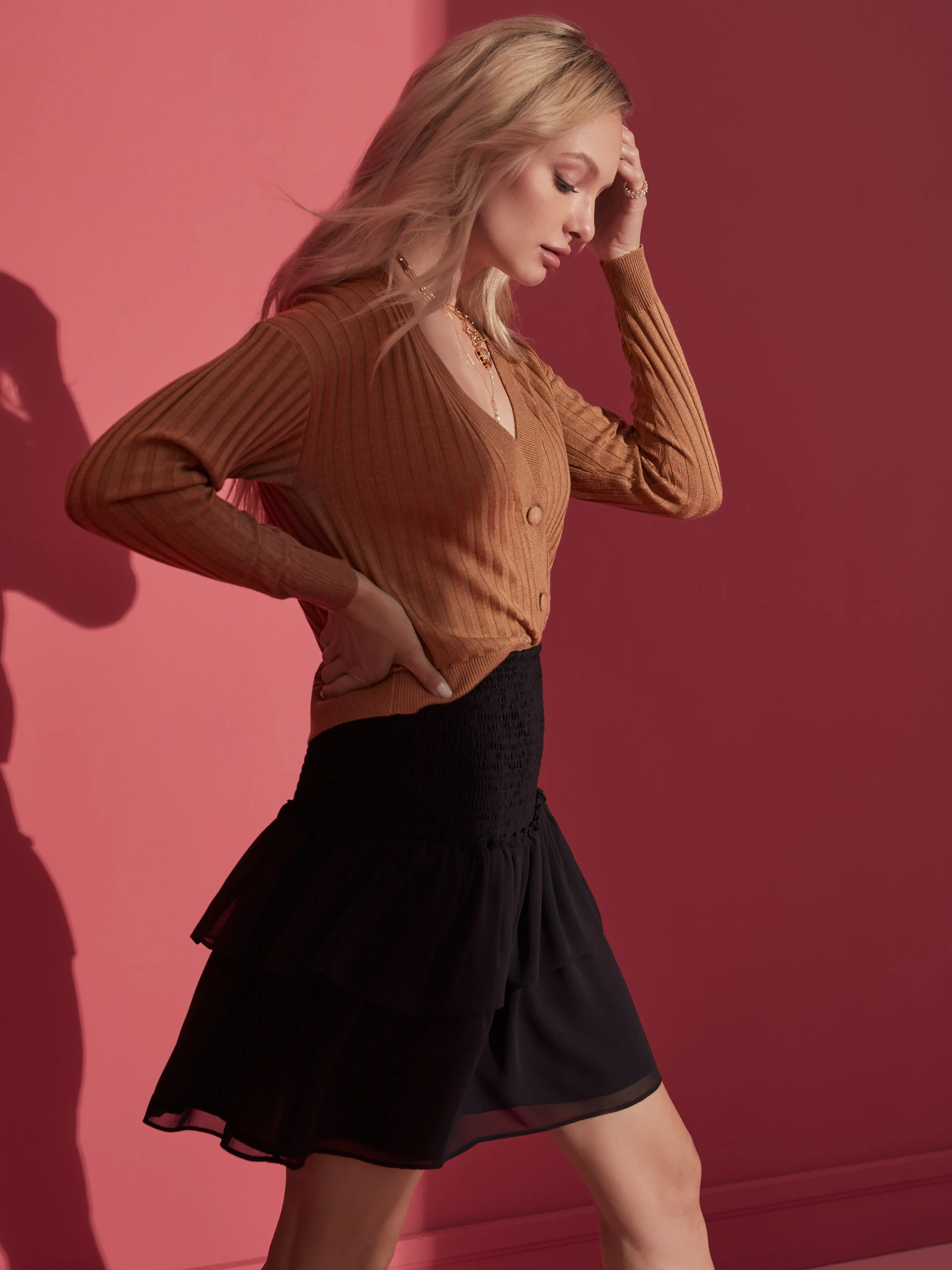 BLACK SHORT SKIRT