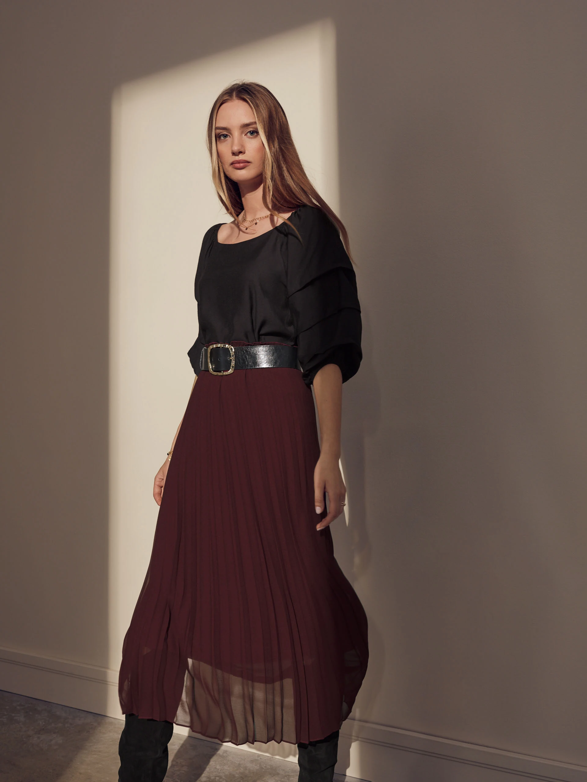 MAROON PLEATED SKIRT