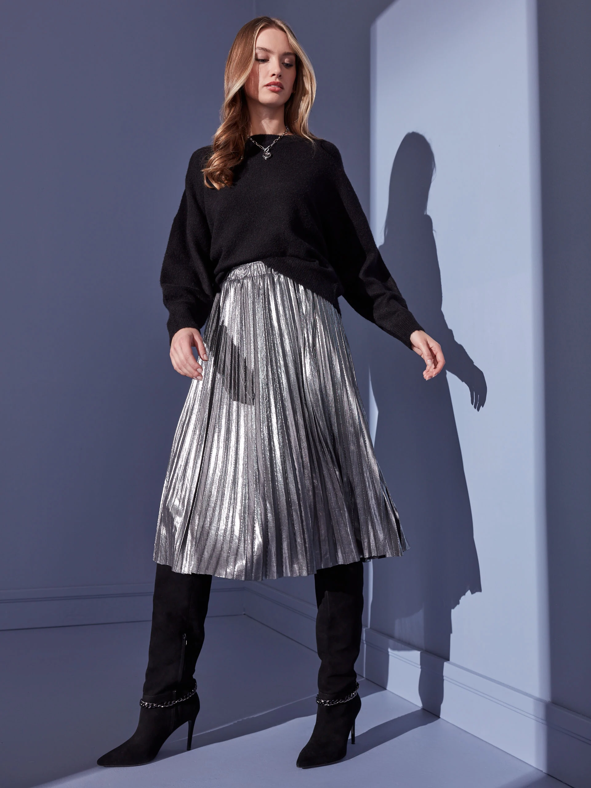 SILVER PLEATED SKIRT