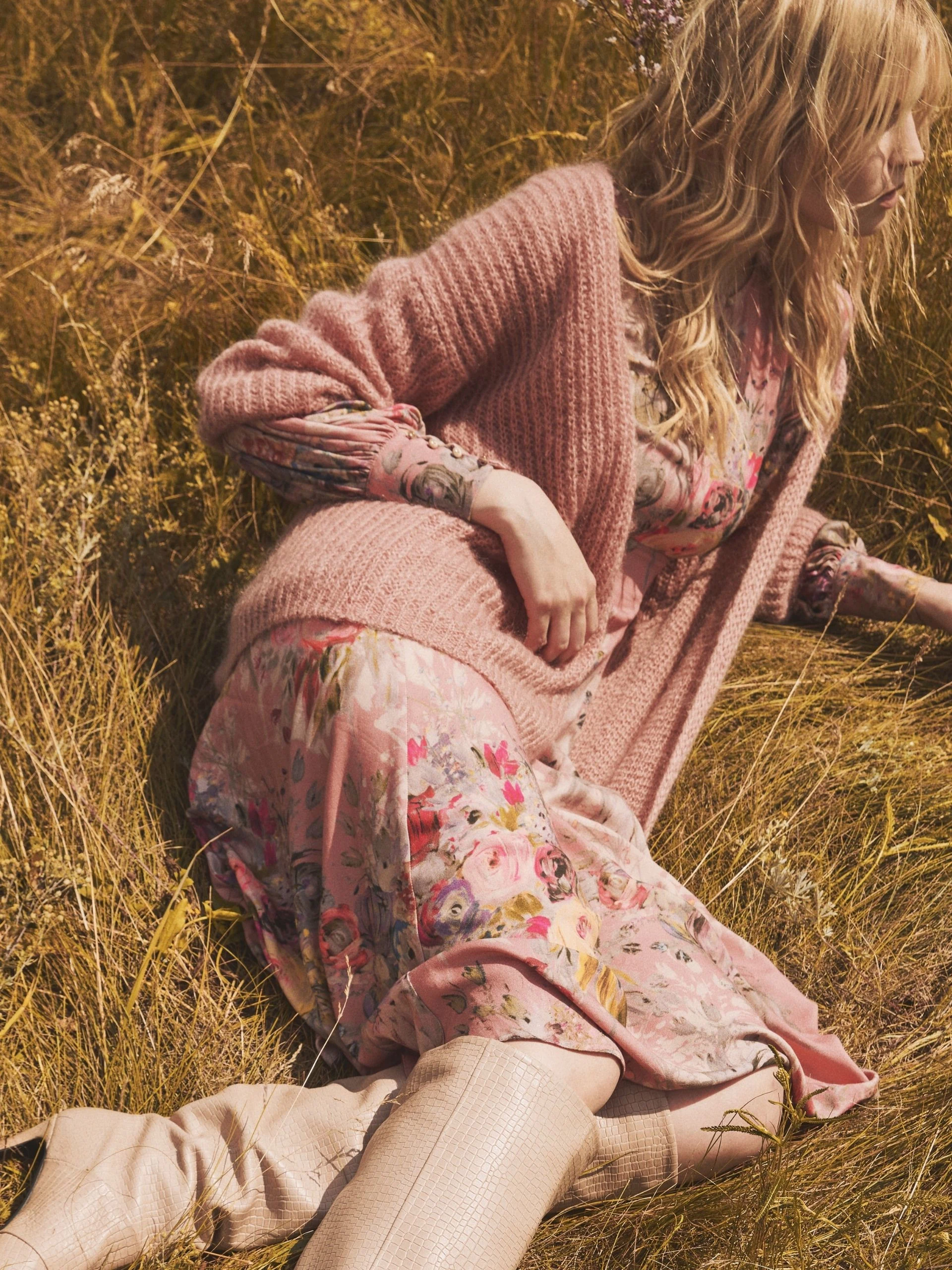 RÓŻOWY KARDIGAN Z MOHERU