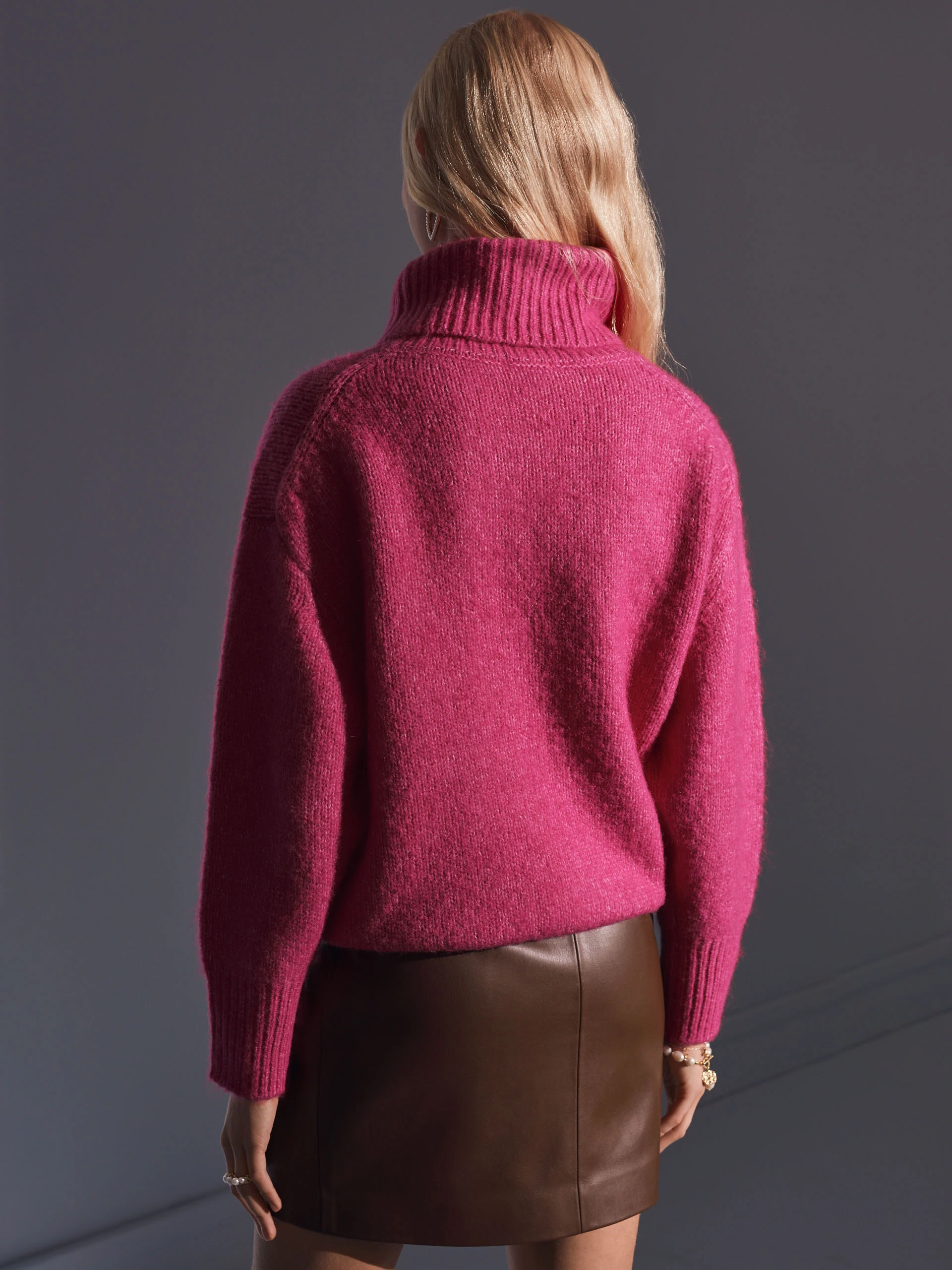 SWETER Z WYSOKIM GOLFEM