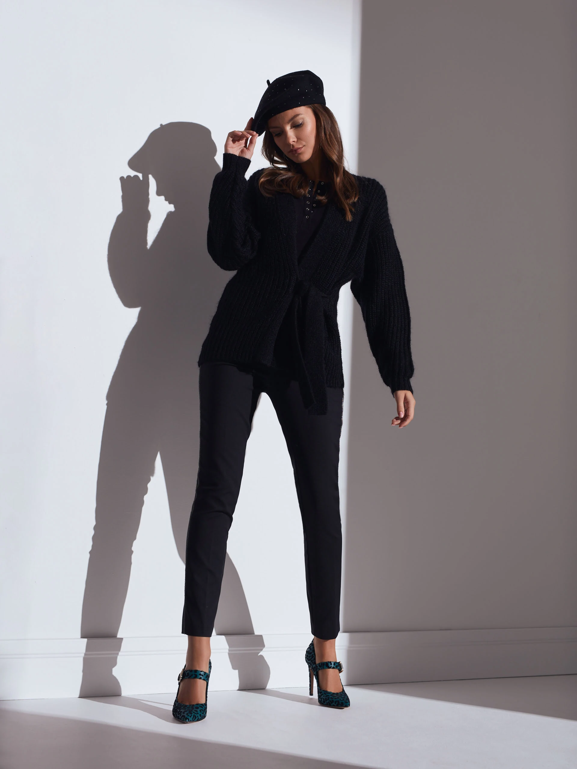 BLACK SWEATER WITH BINDING