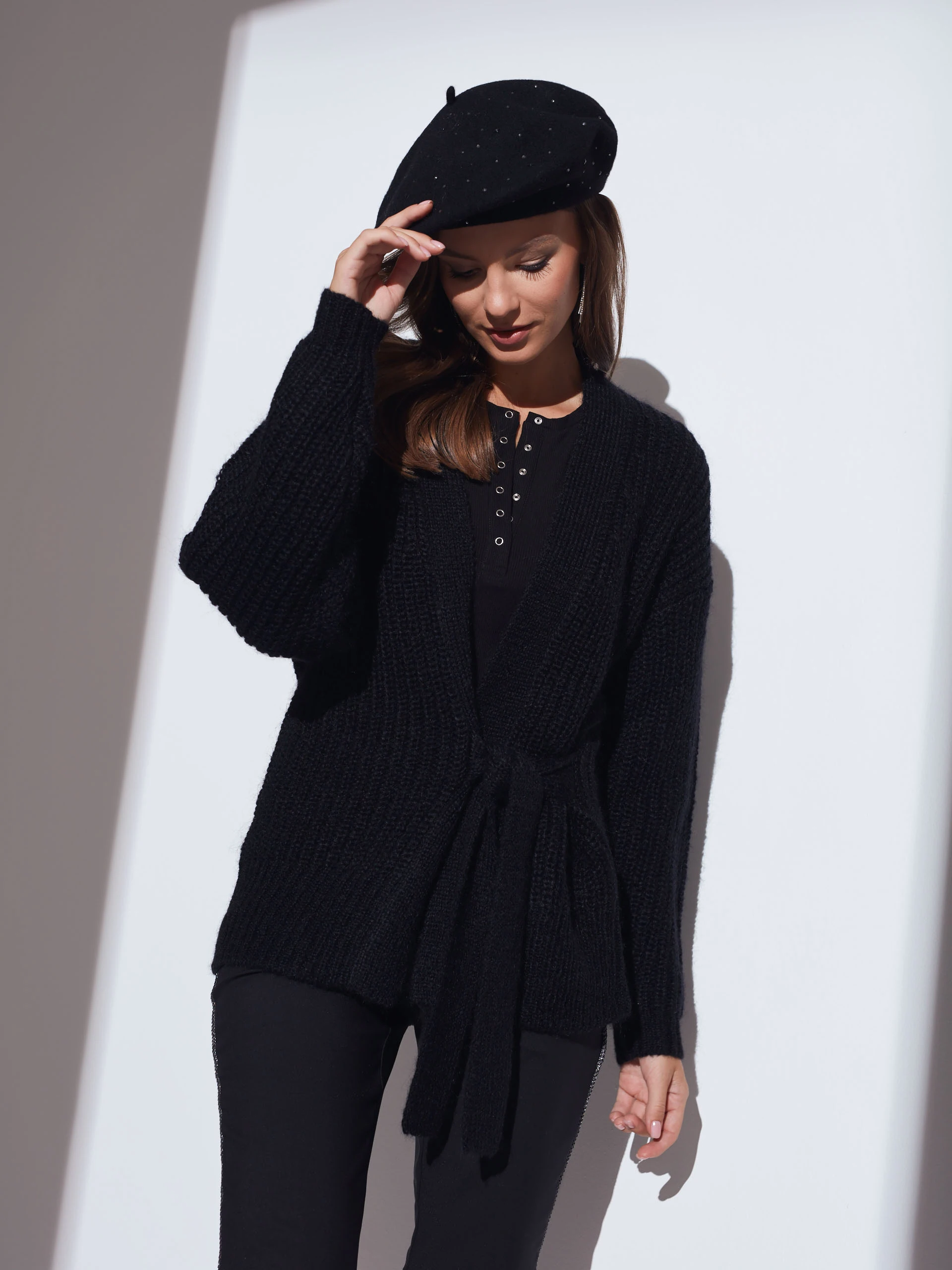 BLACK SWEATER WITH BINDING