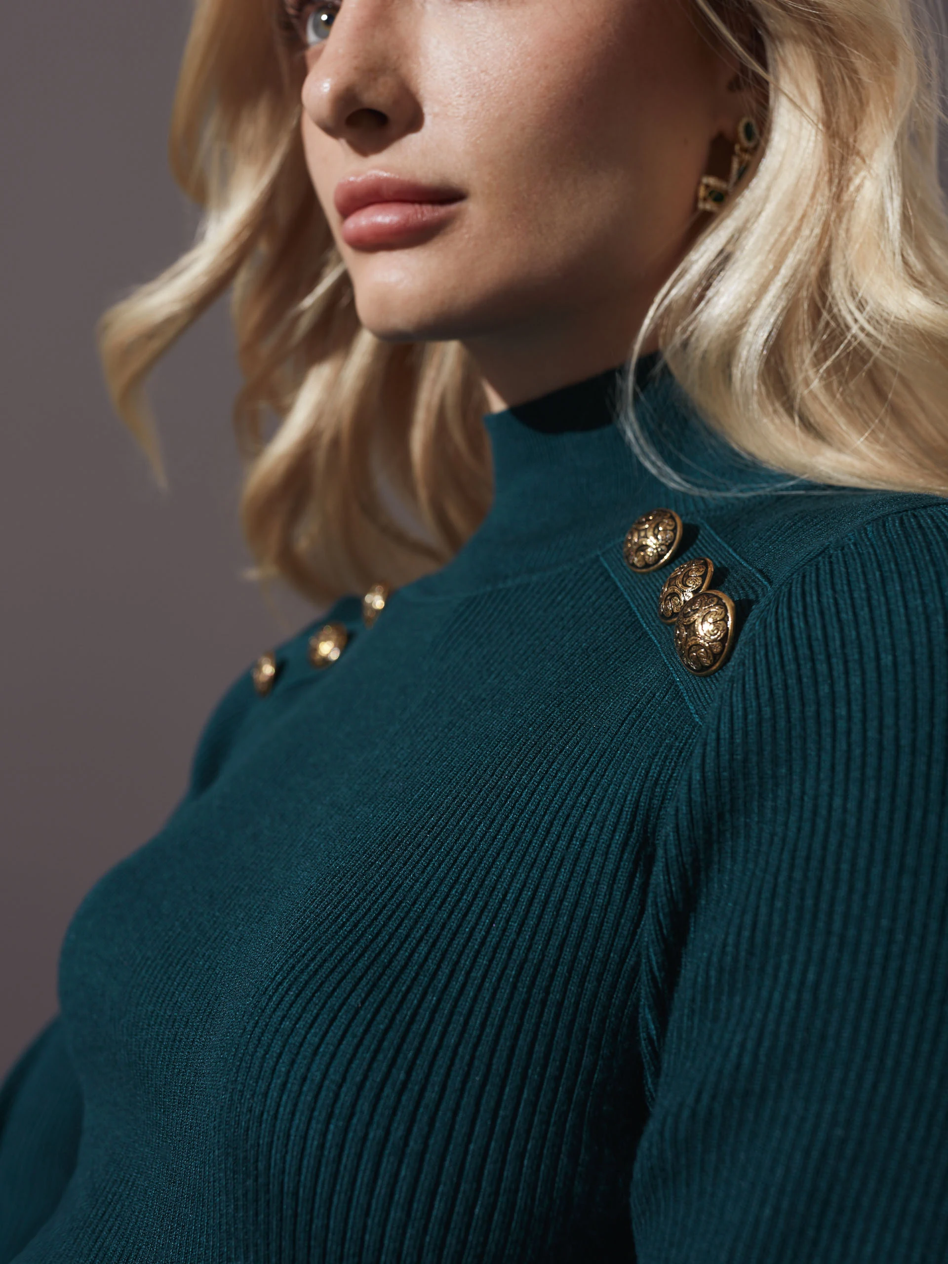 GREEN HALF TURTLENECK SWEATER