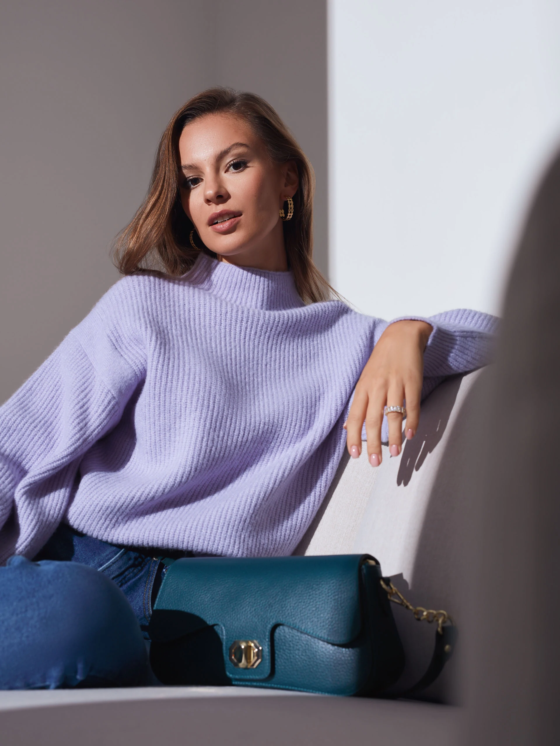 PURPLE SWEATER WITH HALF TURTLENECK
