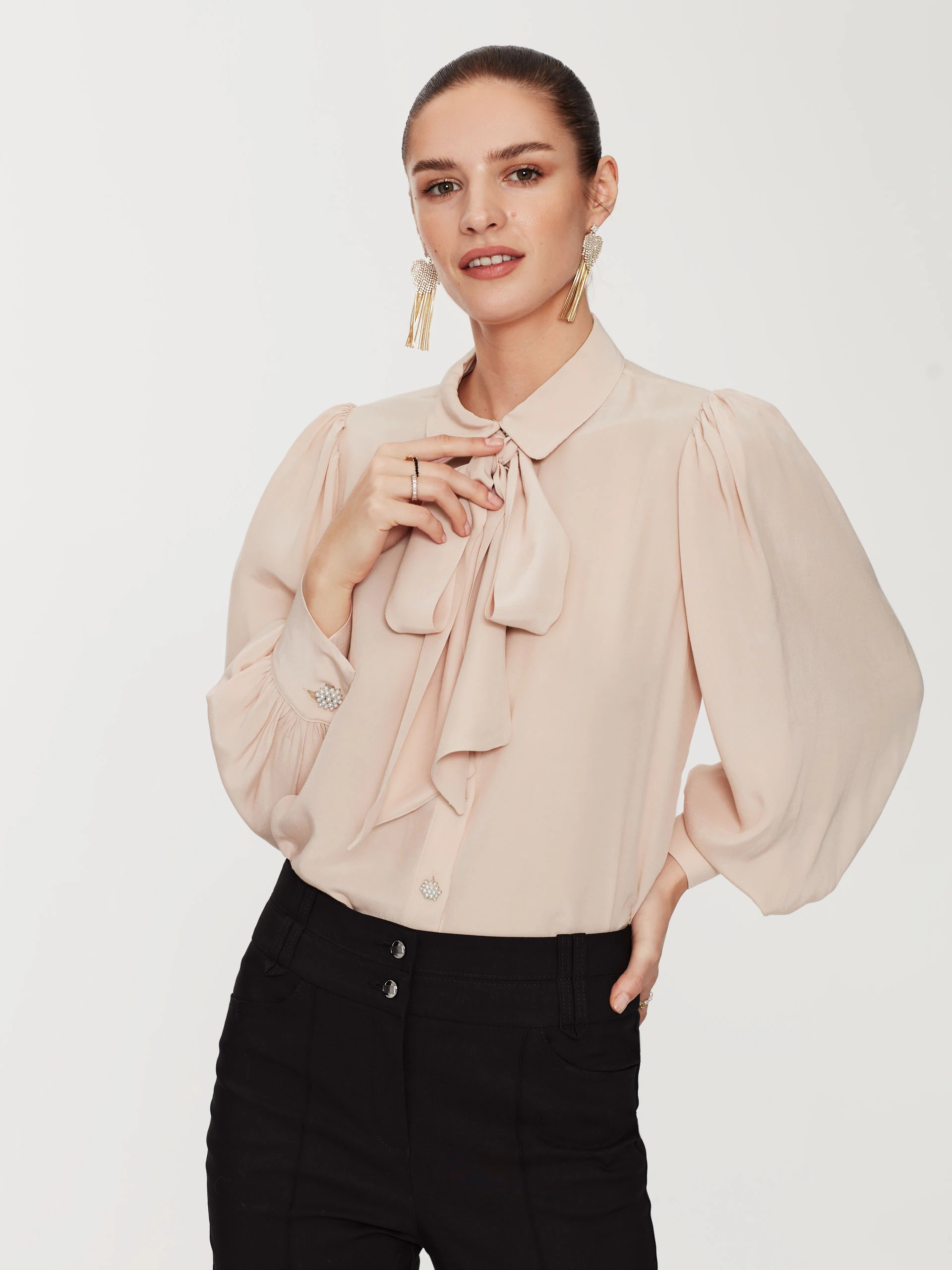 Powder shirt with neck tie