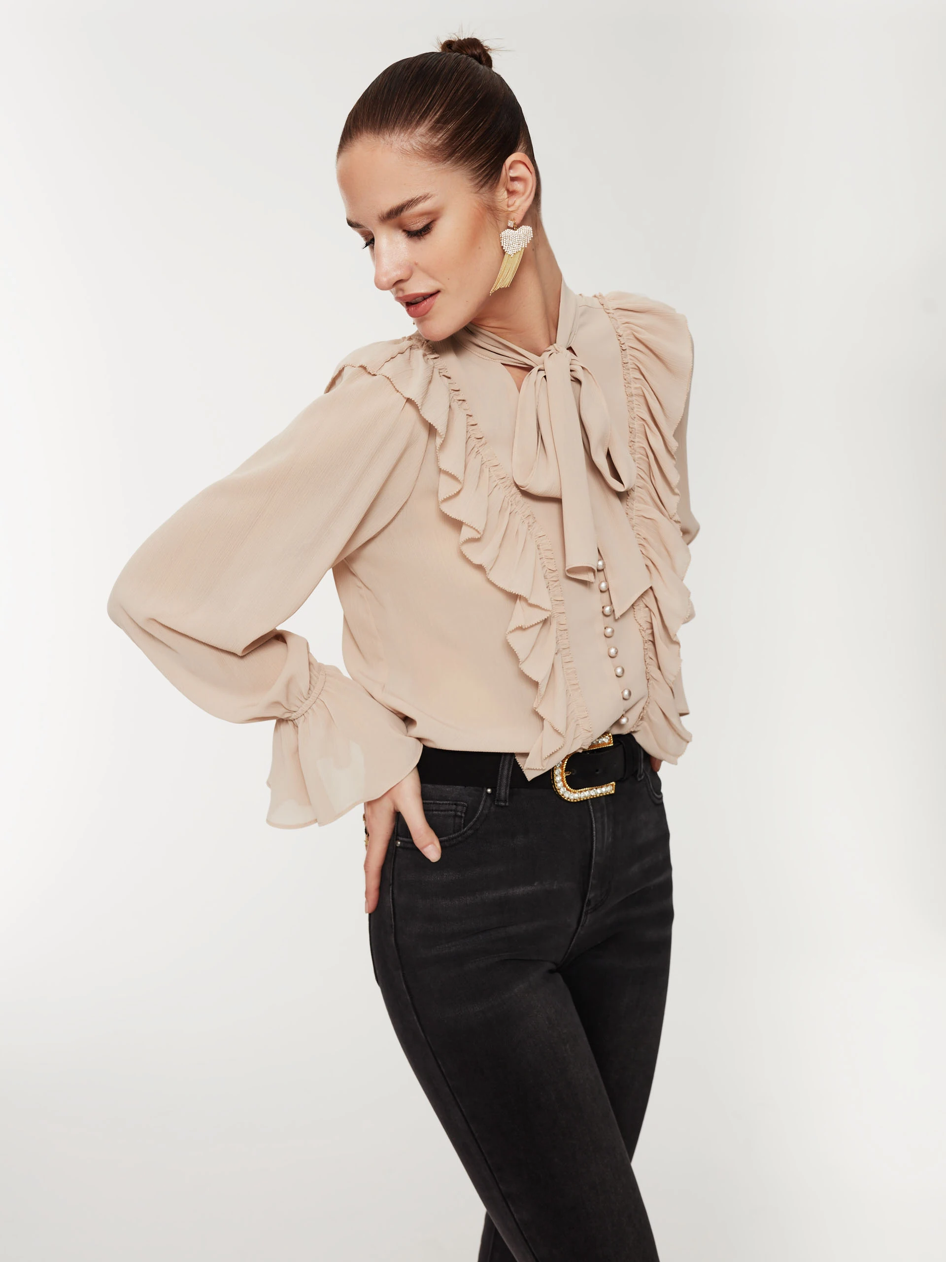 Powder shirt with jabot