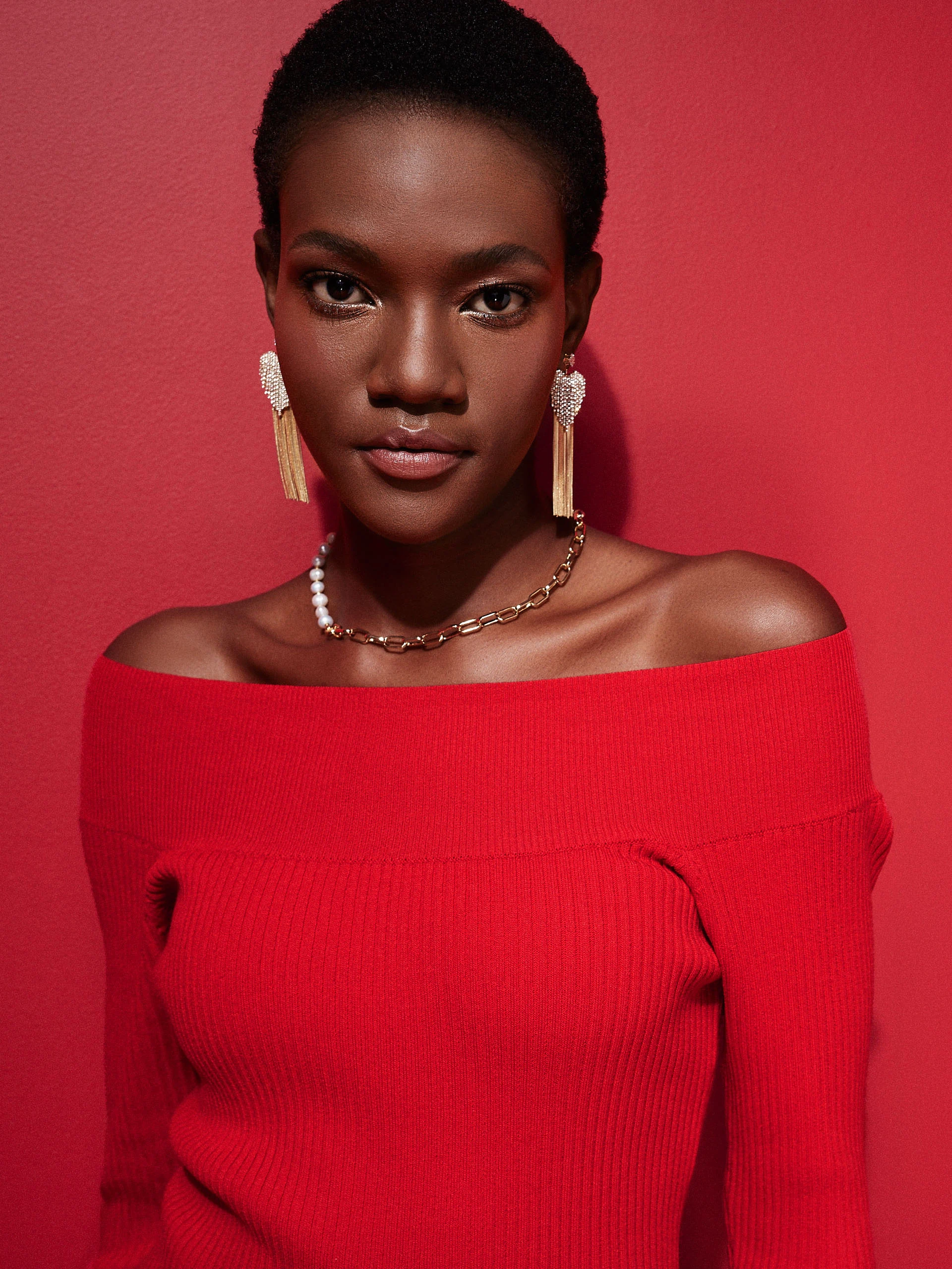 Red dress with Spanish neckline