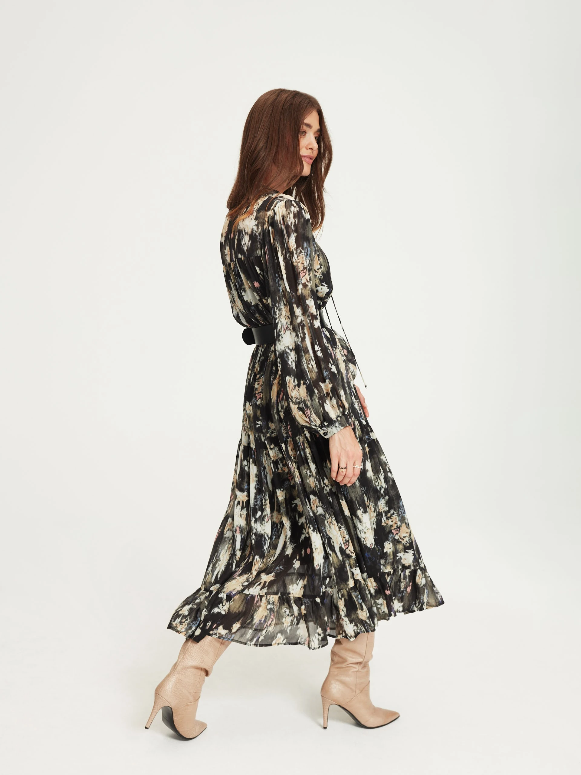 Midi dress with floral pattern