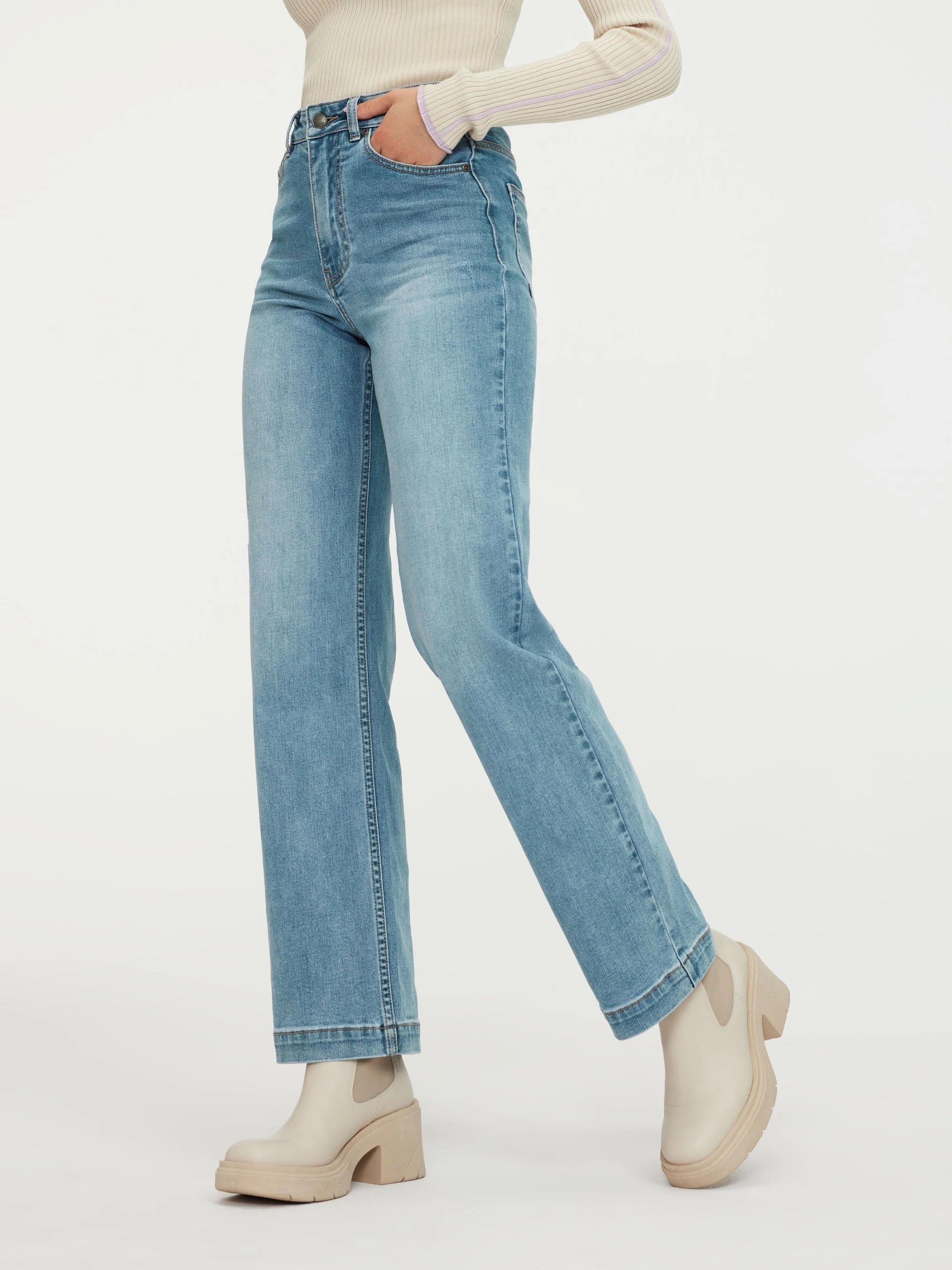 Pants with a wide leg