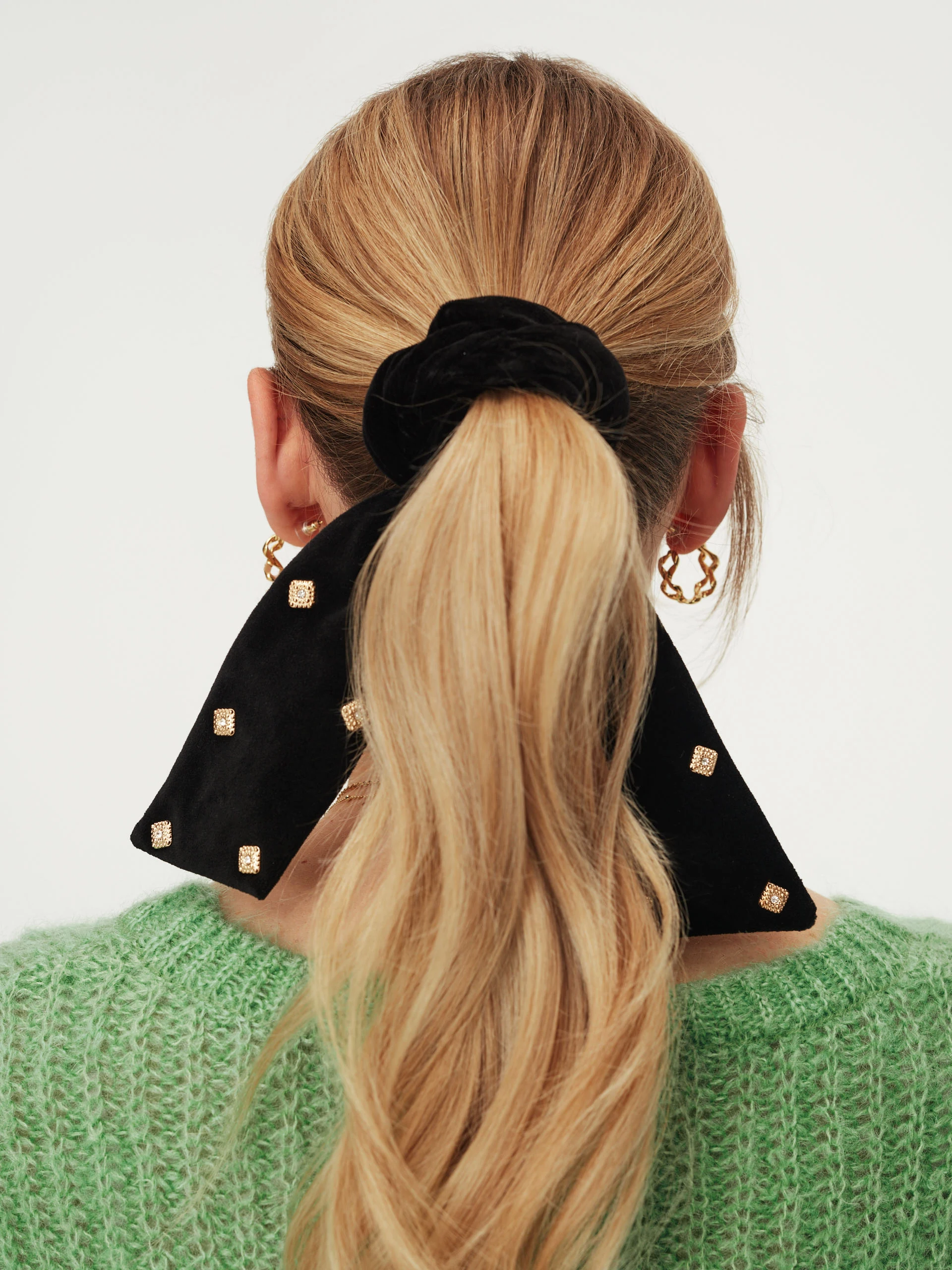 Green sweater with puff sleeves