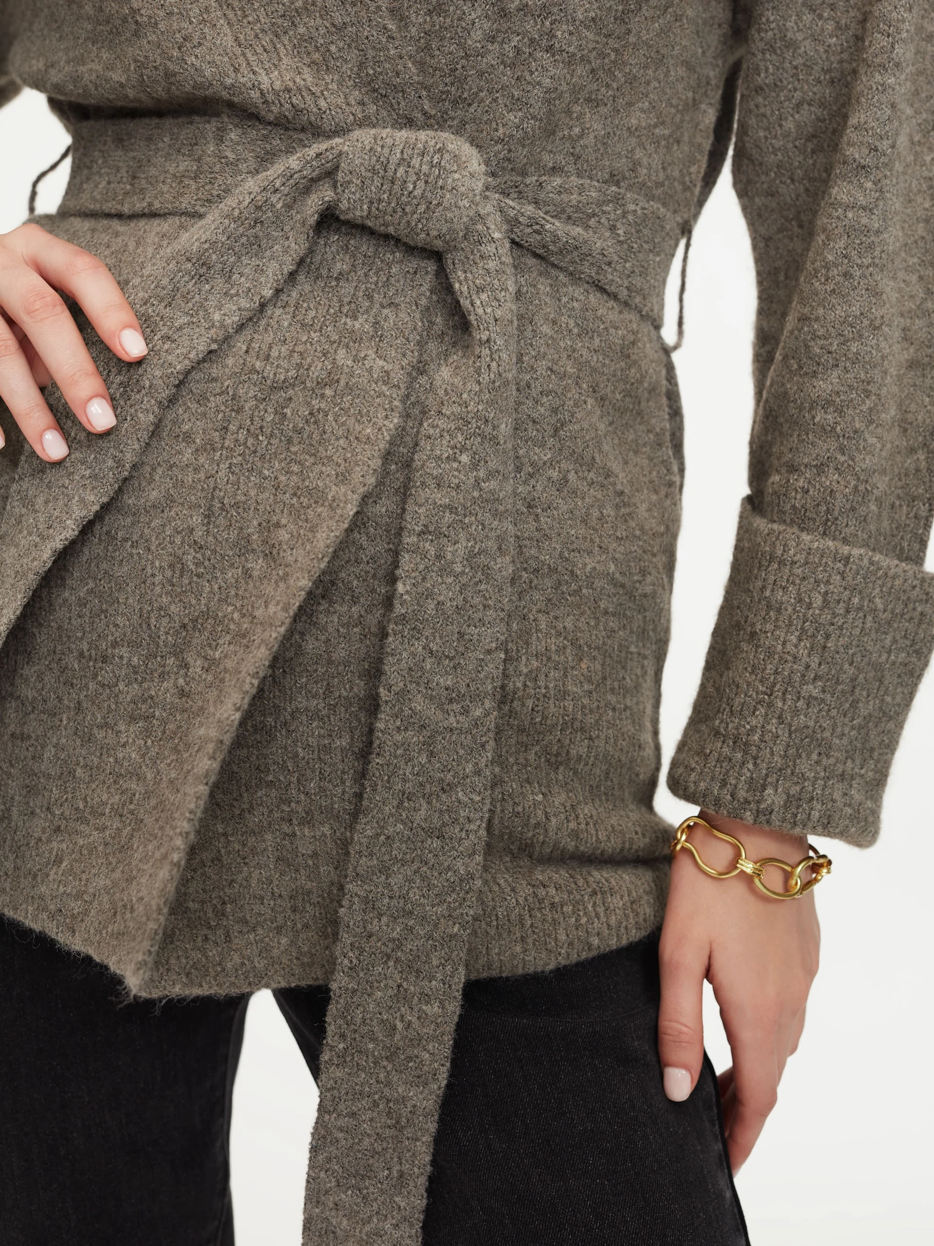 Brown sweater with waist tie
