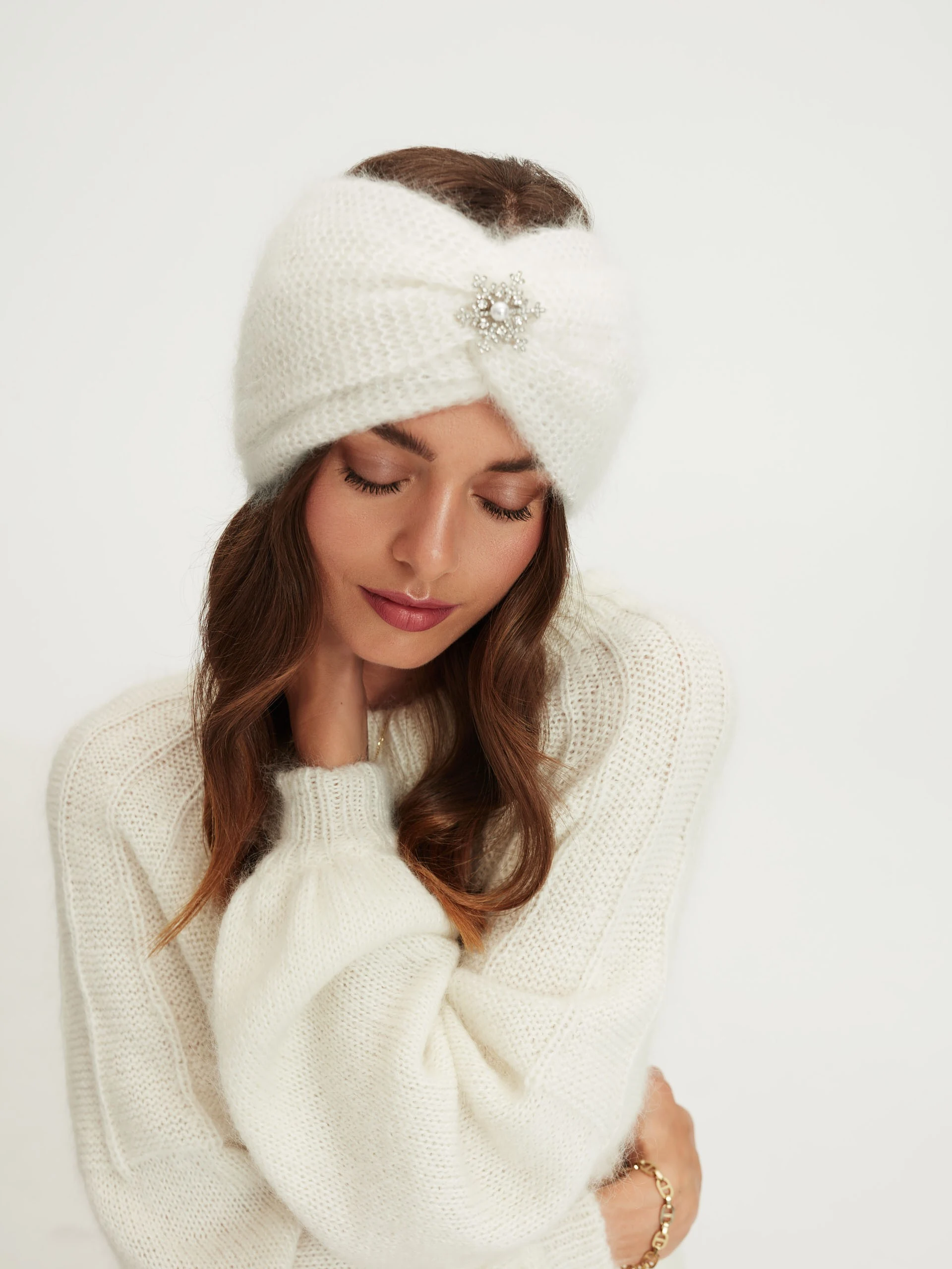 White oversize sweater