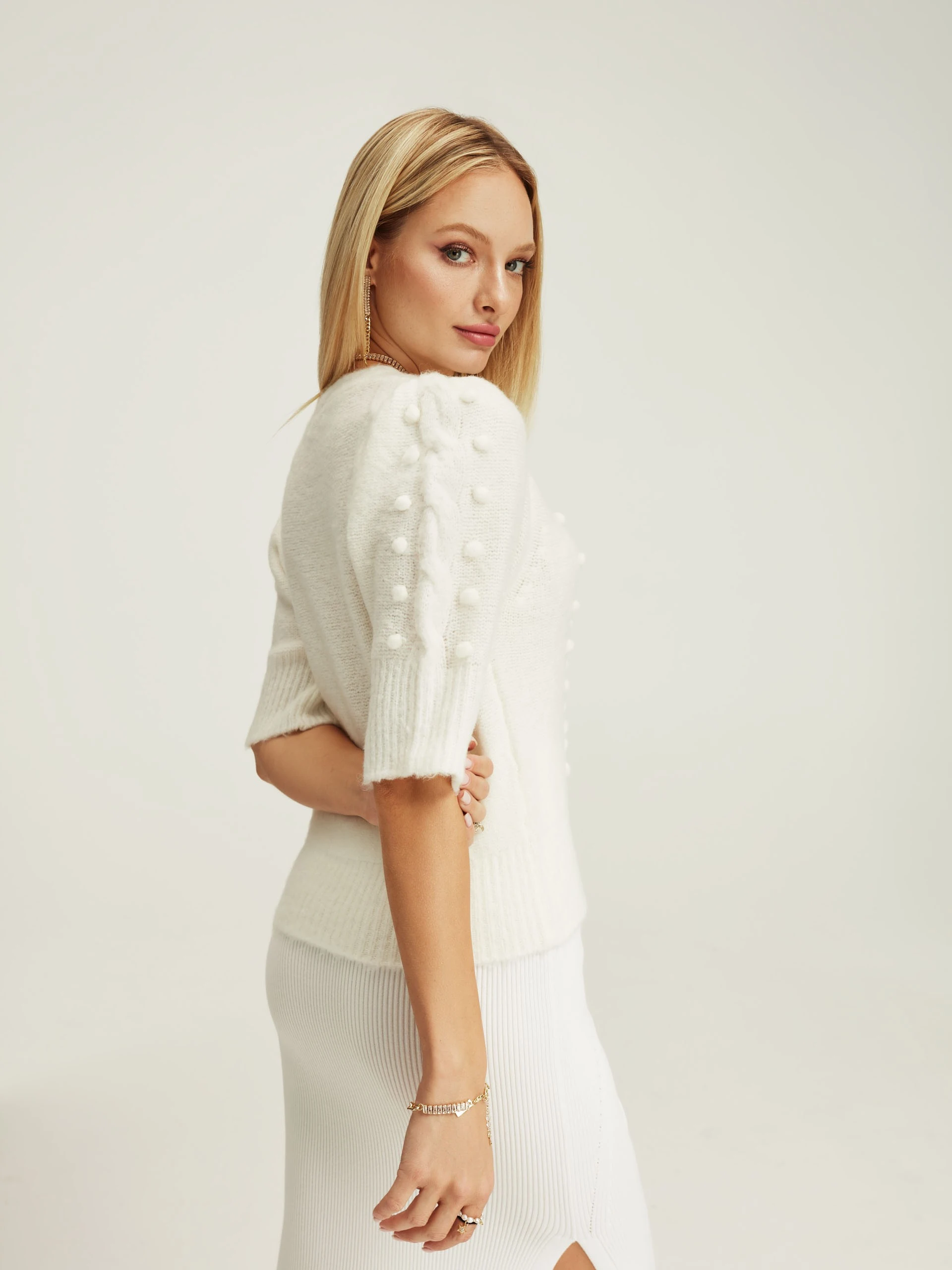 Sweter z wełną z krótkim rękawem