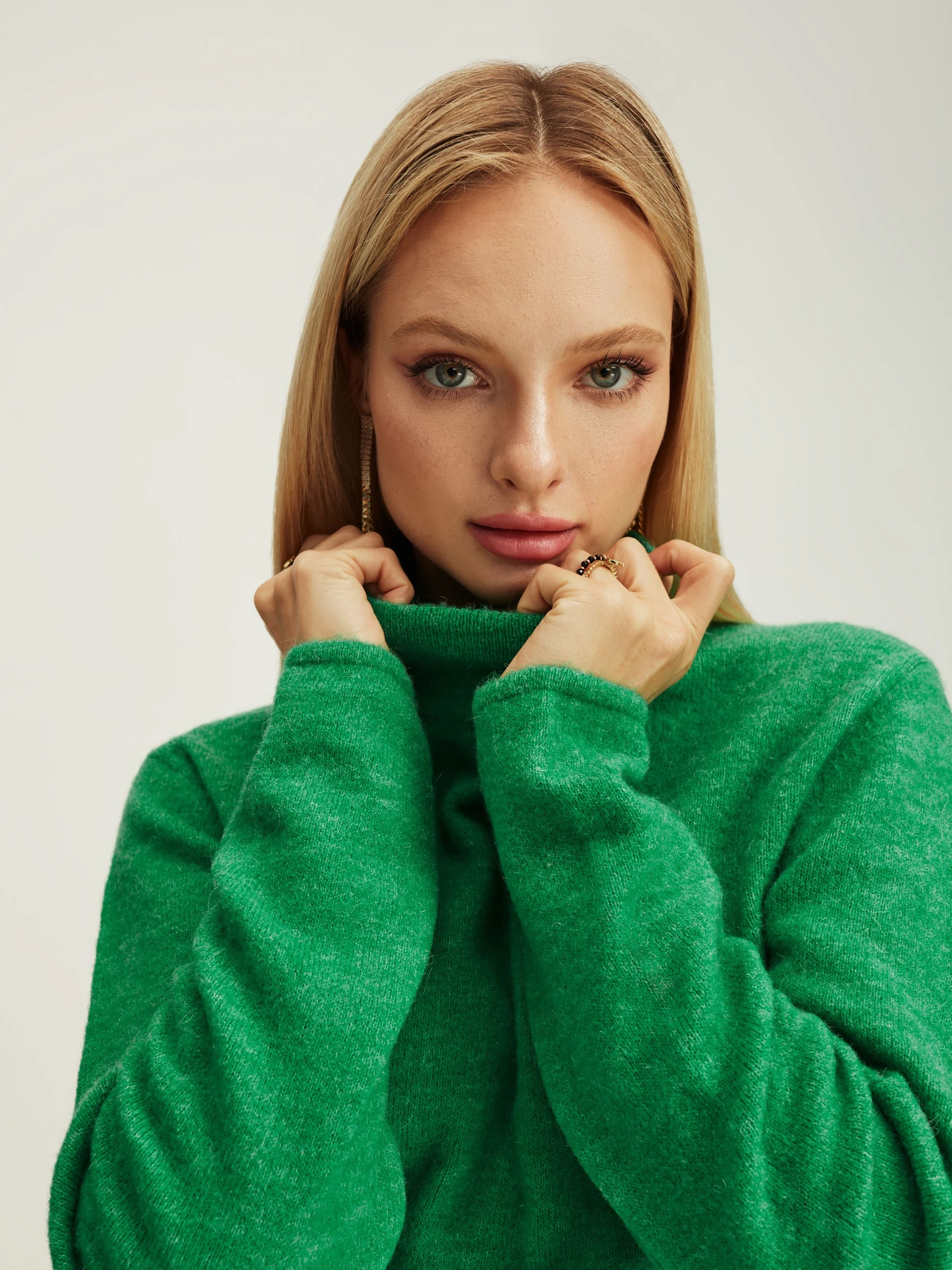 Green sweater with wool and alpaca