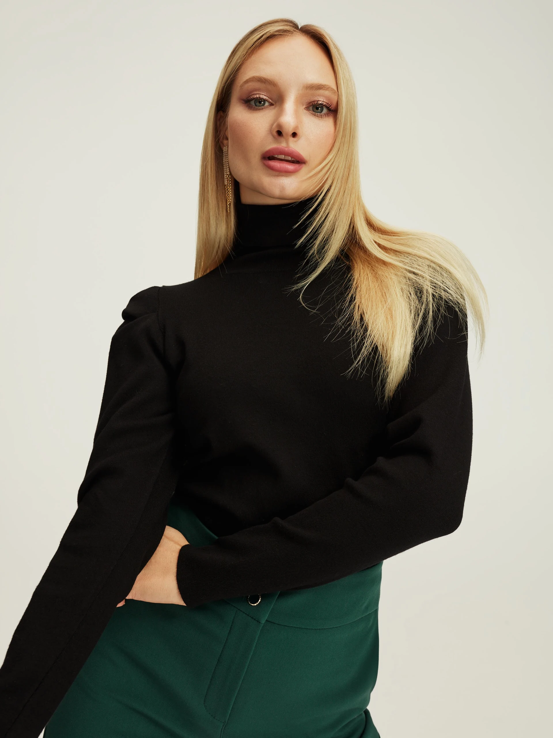Black sweater with buff sleeves