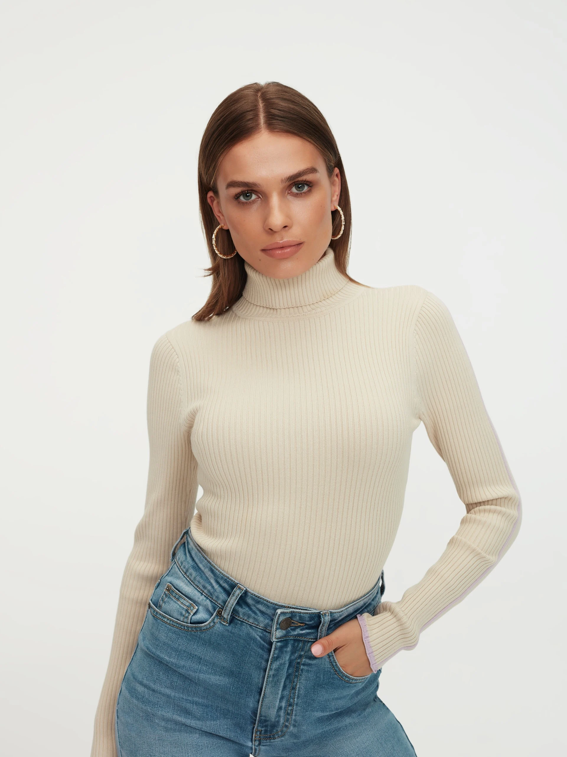 Beige sweater with a cutout on the back