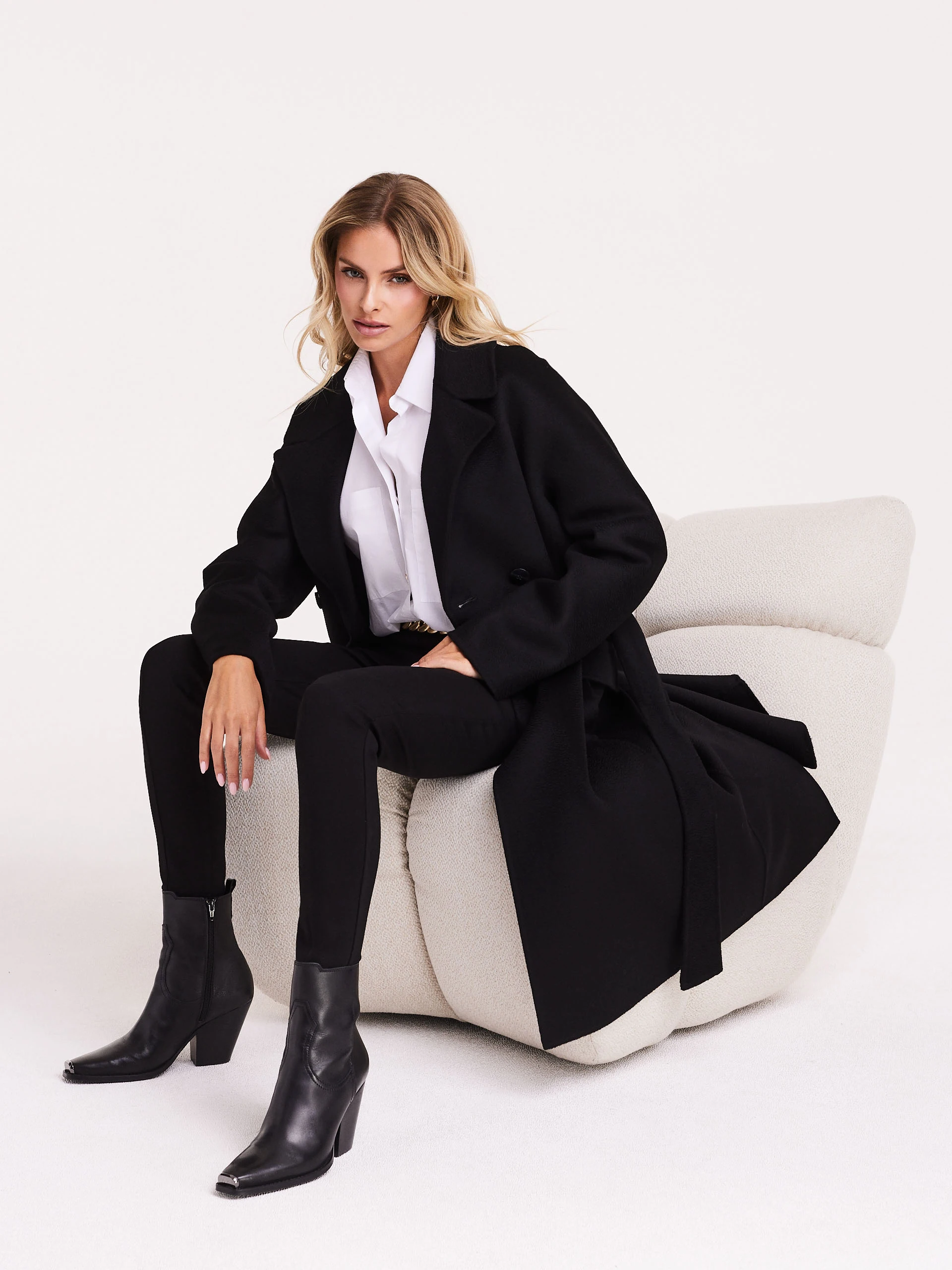 Wool black coat with a robe cut