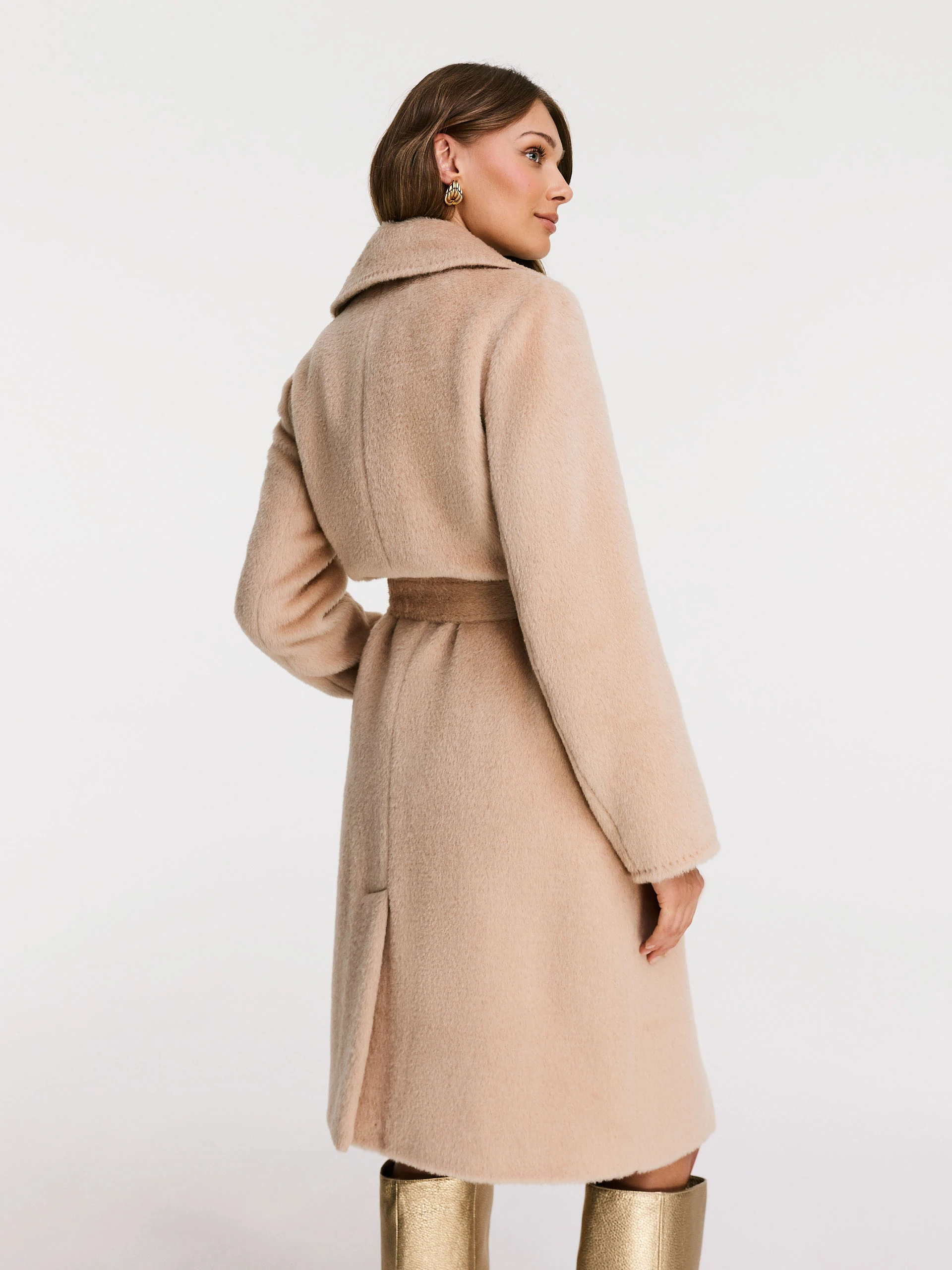 Beige tied coat