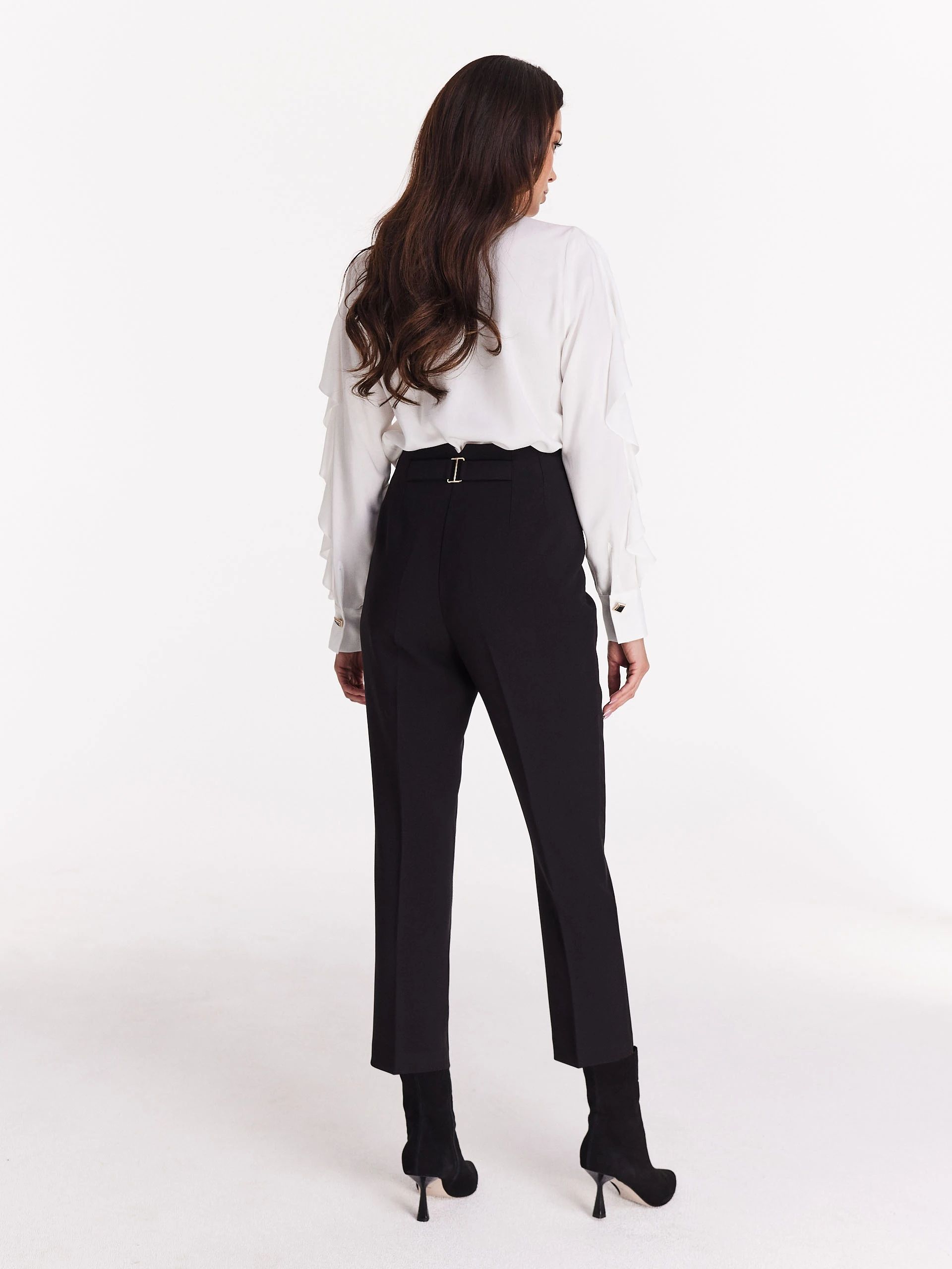 Classic black high-waisted cigarillos