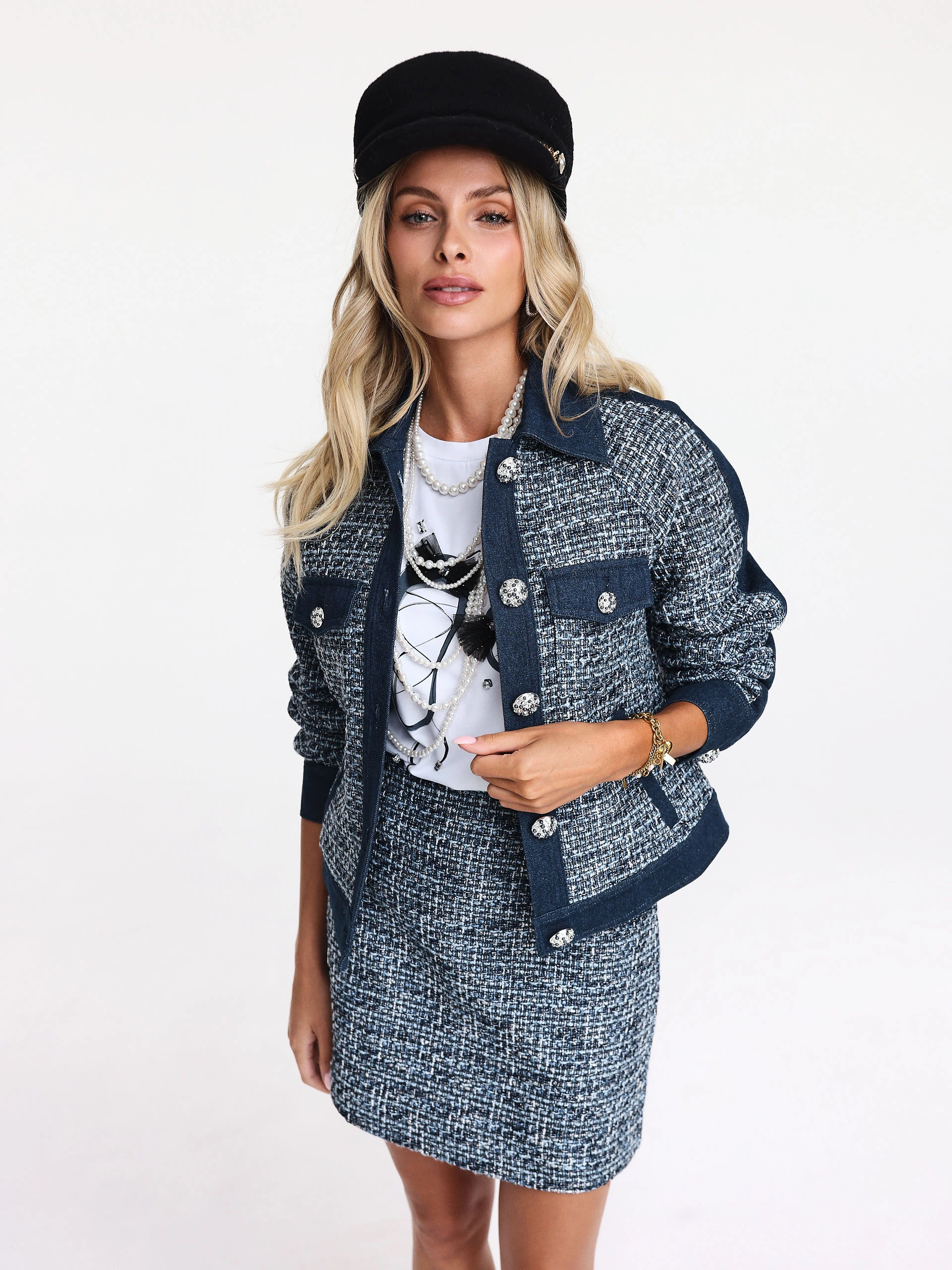 Jacket in tweed fabric
