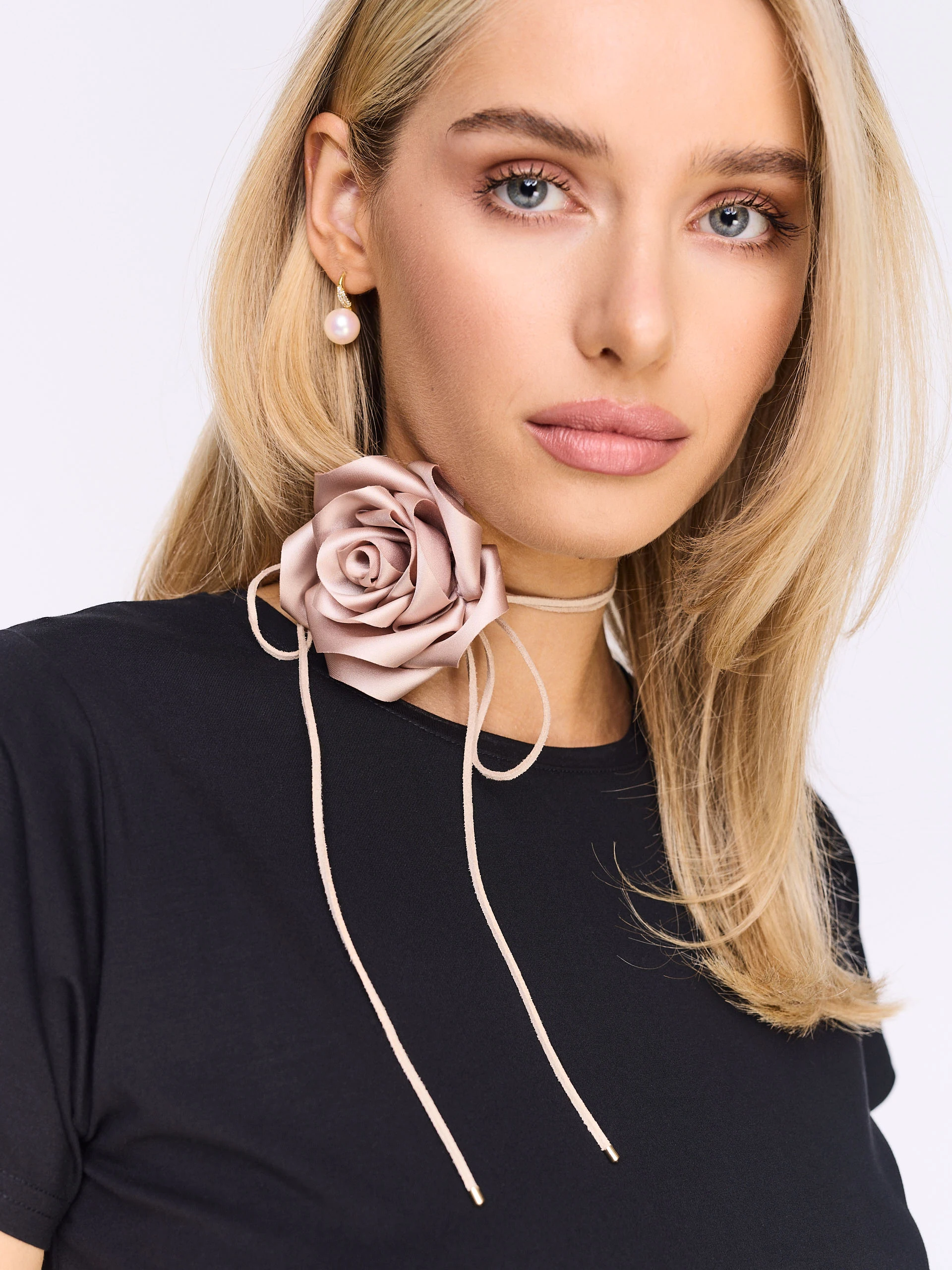 Black short sleeve blouse in modal and cotton