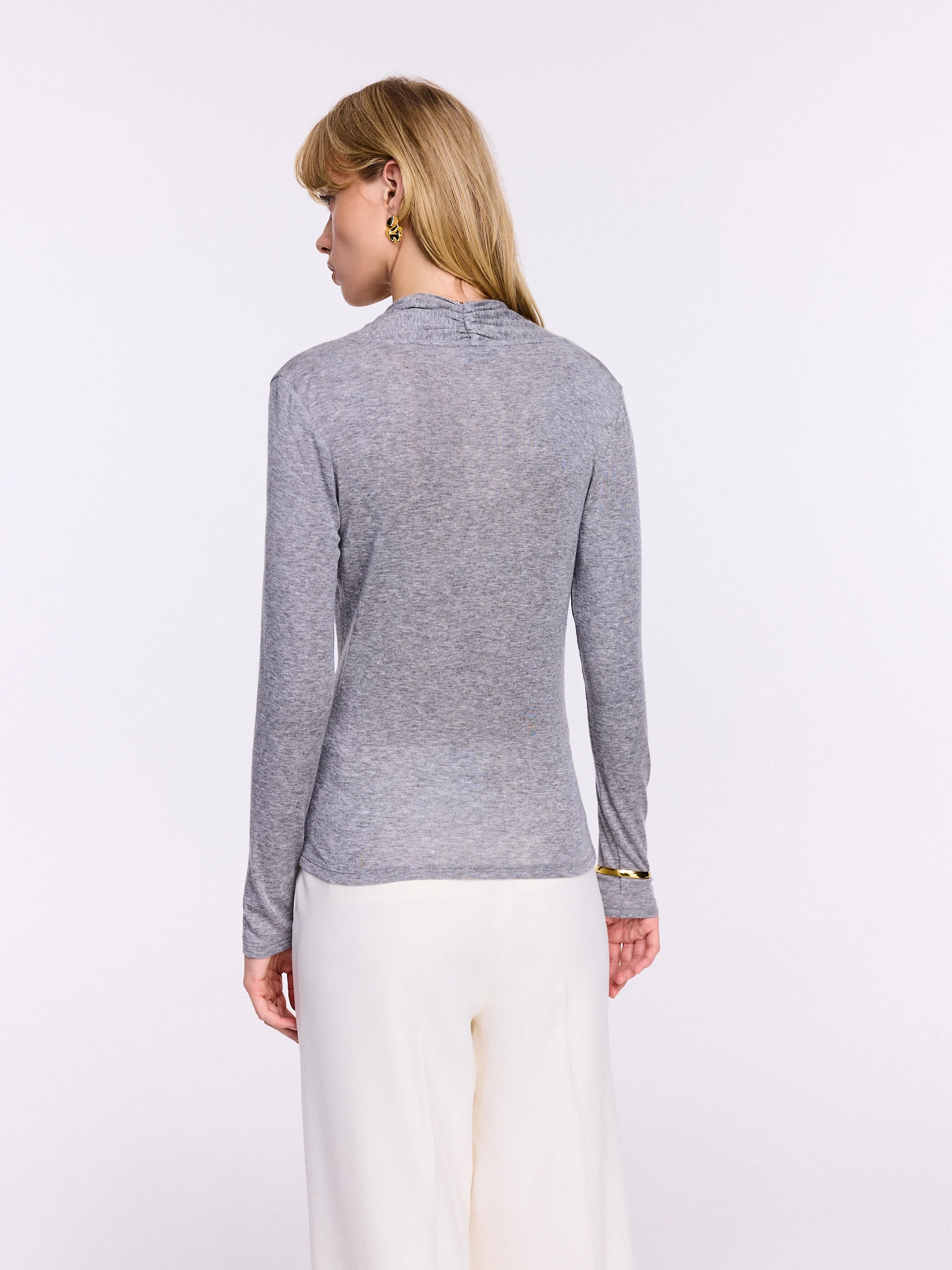 Gray envelope blouse with wool and cashmere blend