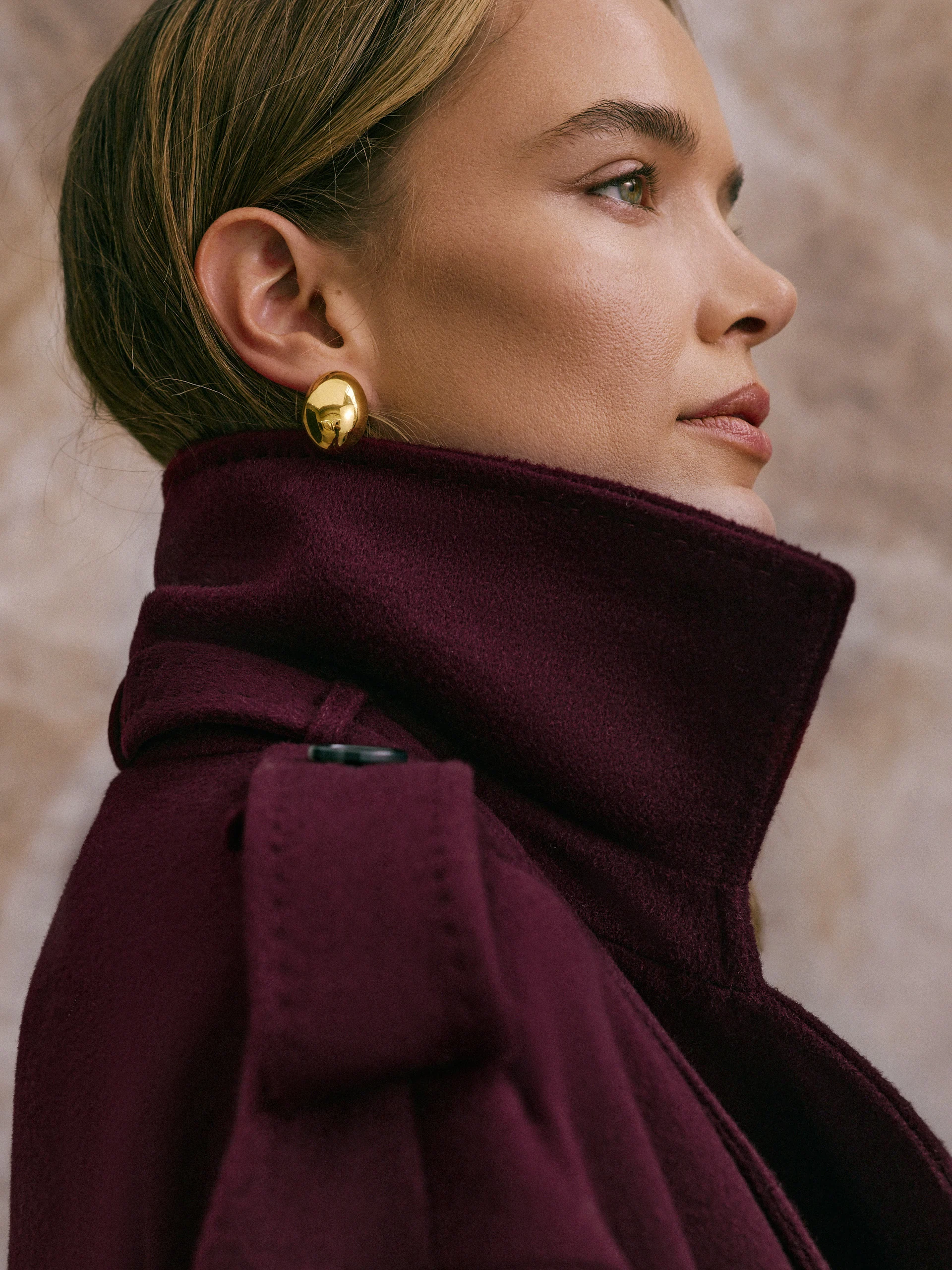 Elegant burgundy wool coat