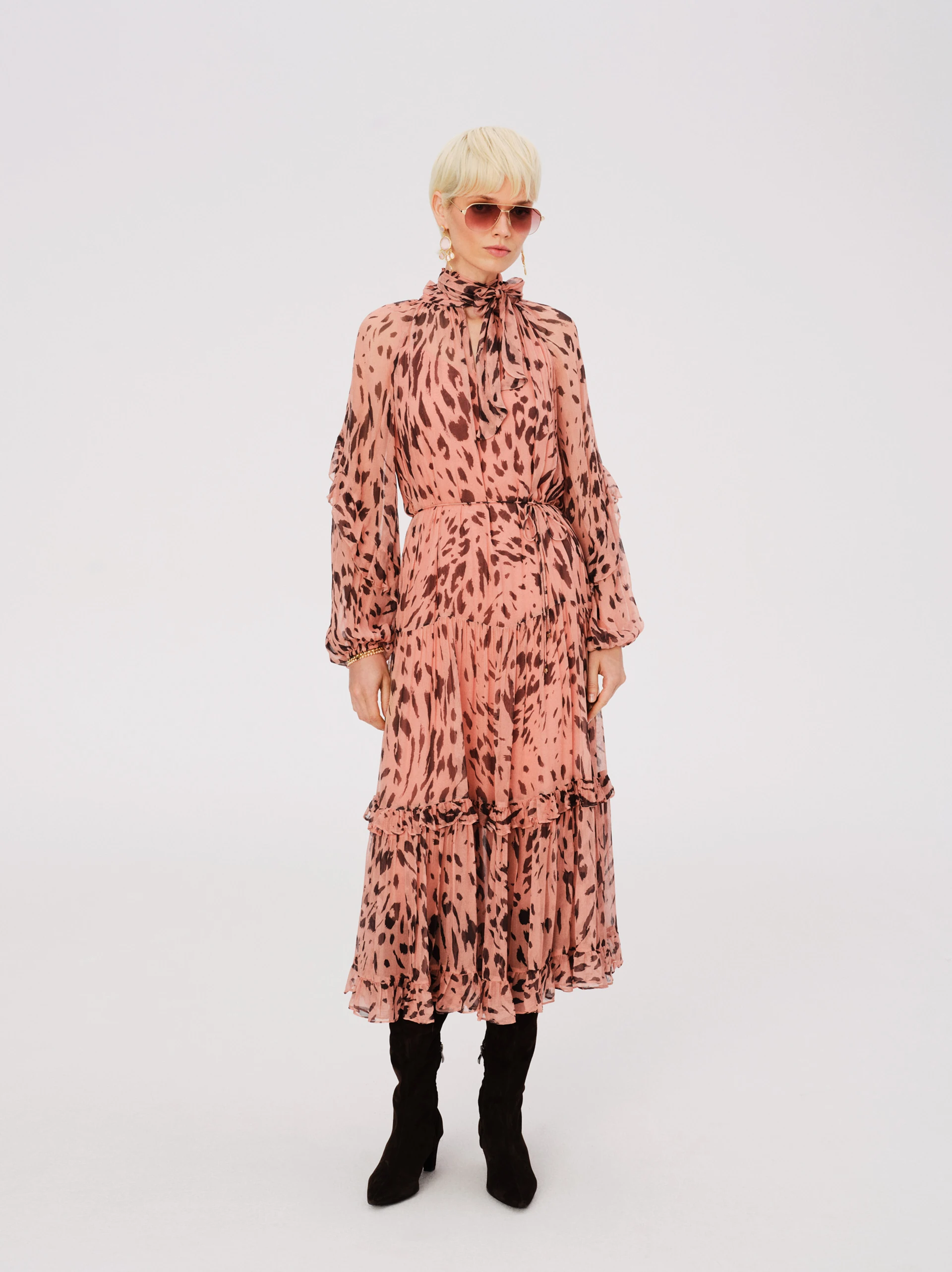 Airy pink viscose midi dress